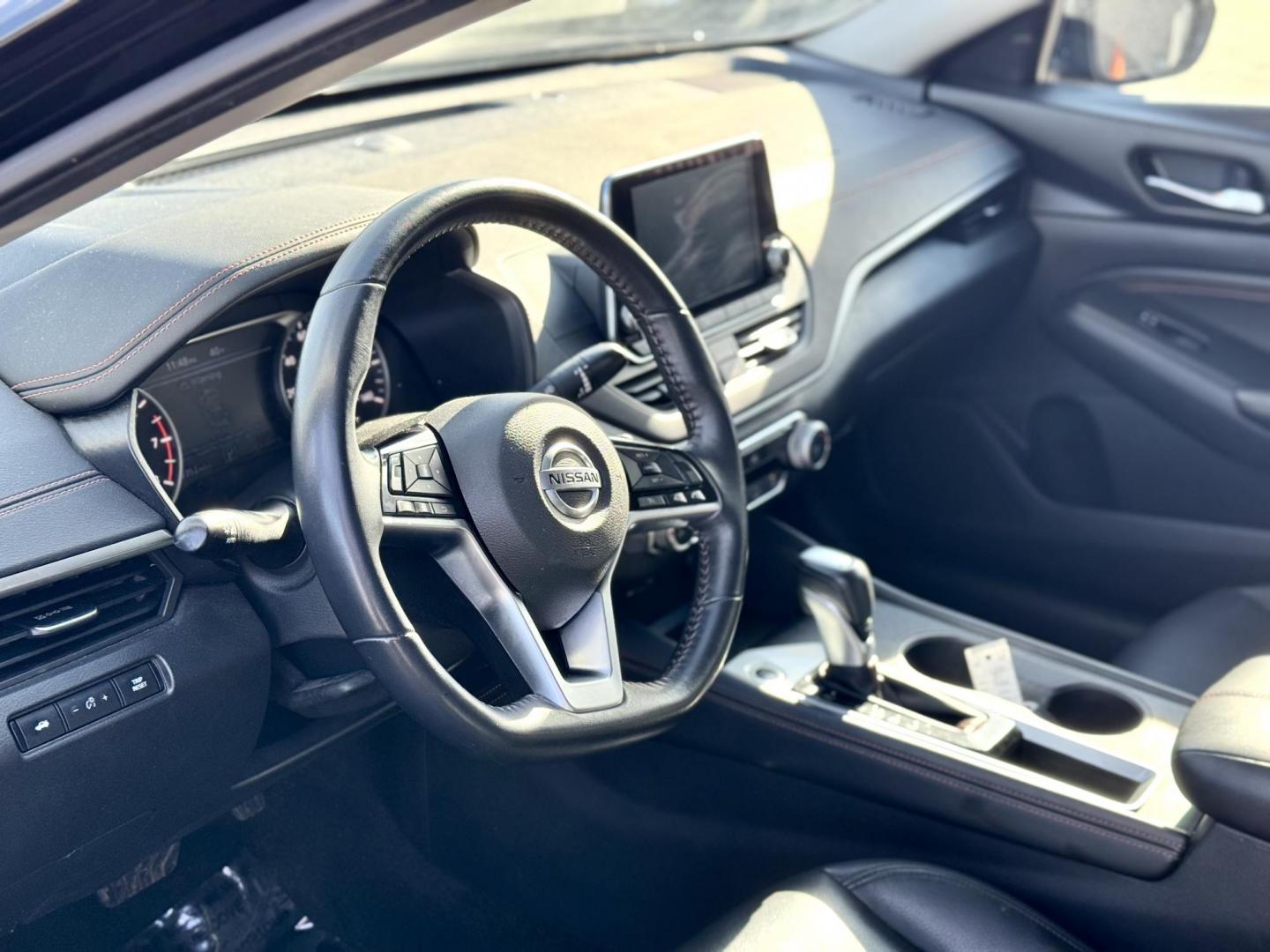 2019 BLACK Nissan Altima 2.5 SR (1N4BL4CV1KC) with an 2.5L L4 DOHC 16V engine, CVT transmission, located at 7600 S Western Ave., Chicago, IL, 60620, (773) 918-3980, 0.000000, 0.000000 - Photo#5