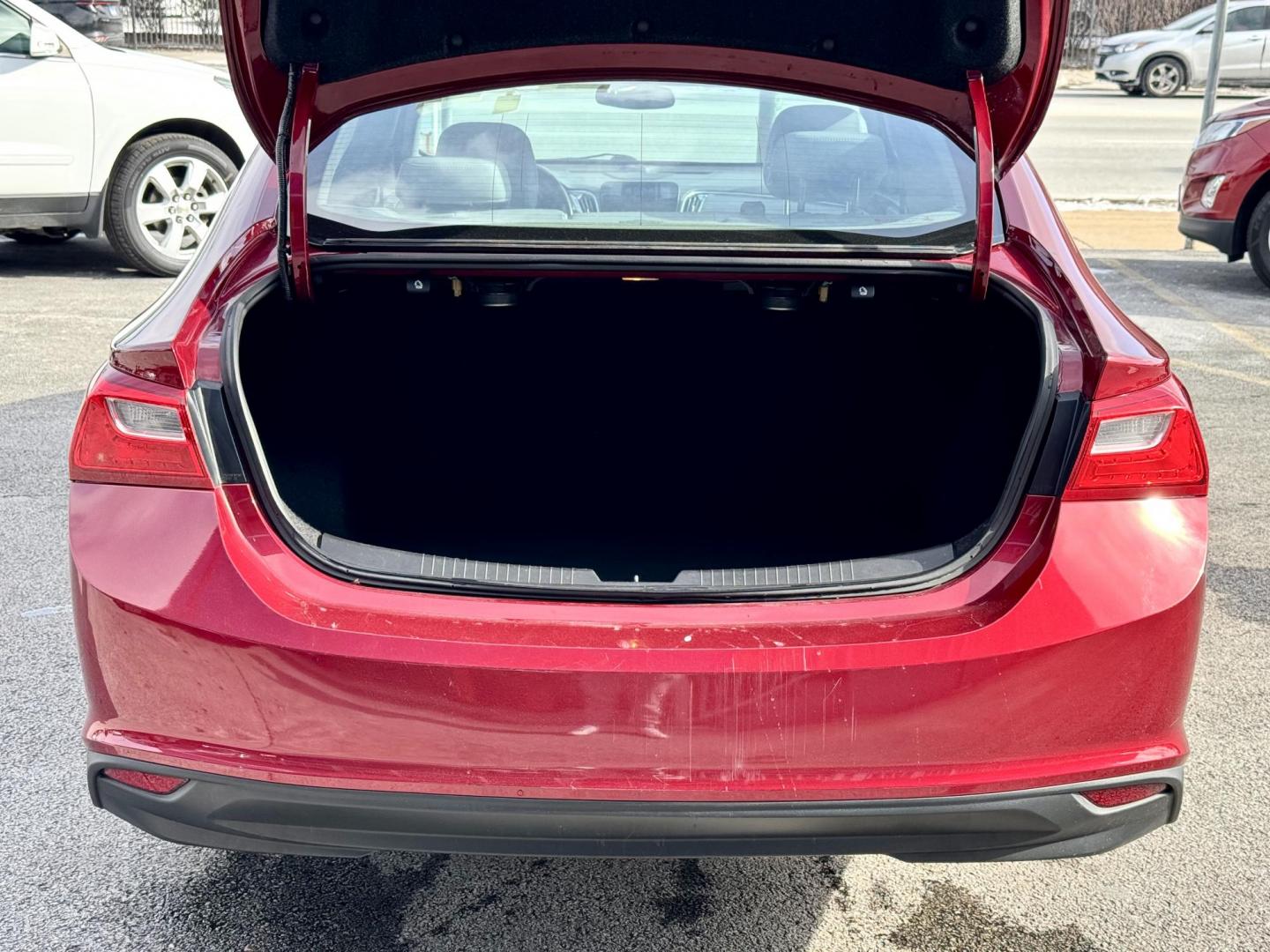 2017 RED Chevrolet Malibu 1LT (1G1ZE5ST5HF) with an 1.5L L4 DOHC 16V engine, 6A transmission, located at 7600 S Western Ave., Chicago, IL, 60620, (773) 918-3980, 0.000000, 0.000000 - Photo#4