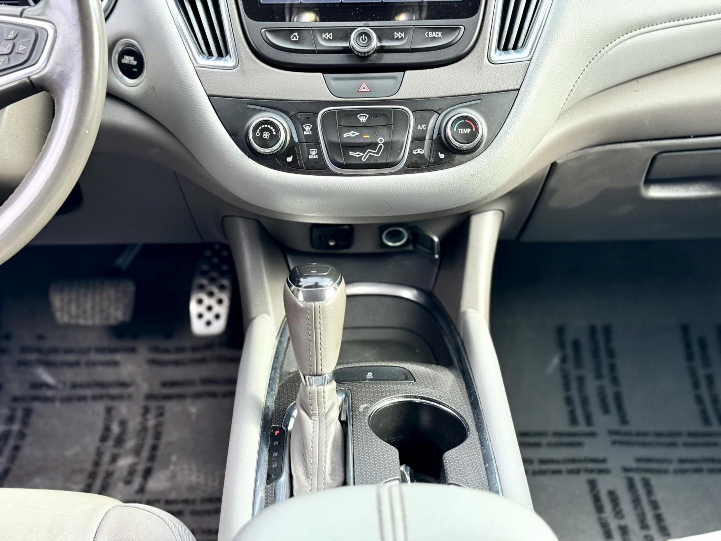 2017 RED Chevrolet Malibu 1LT (1G1ZE5ST5HF) with an 1.5L L4 DOHC 16V engine, 6A transmission, located at 7600 S Western Ave., Chicago, IL, 60620, (773) 918-3980, 0.000000, 0.000000 - Photo#10