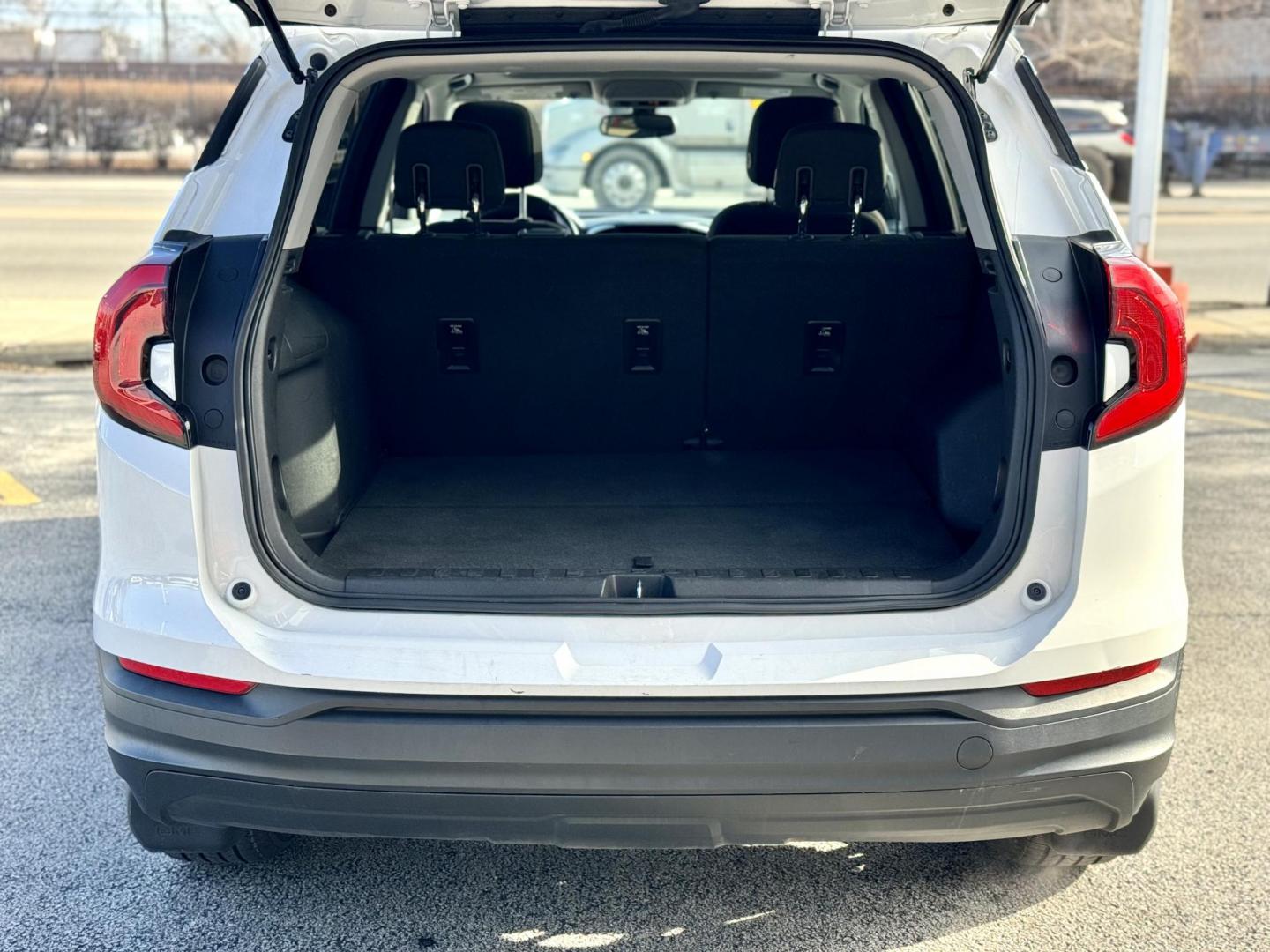 2019 WHITE GMC Terrain SLE AWD (3GKALTEVXKL) with an 1.4L L4 DOHC 16V TURBO engine, 6A transmission, located at 7600 S Western Ave., Chicago, IL, 60620, (773) 918-3980, 0.000000, 0.000000 - Photo#4