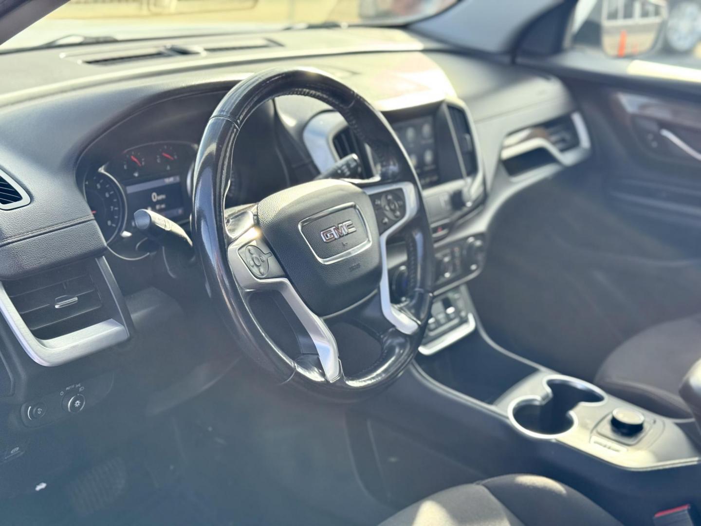 2019 WHITE GMC Terrain SLE AWD (3GKALTEVXKL) with an 1.4L L4 DOHC 16V TURBO engine, 6A transmission, located at 7600 S Western Ave., Chicago, IL, 60620, (773) 918-3980, 0.000000, 0.000000 - Photo#5