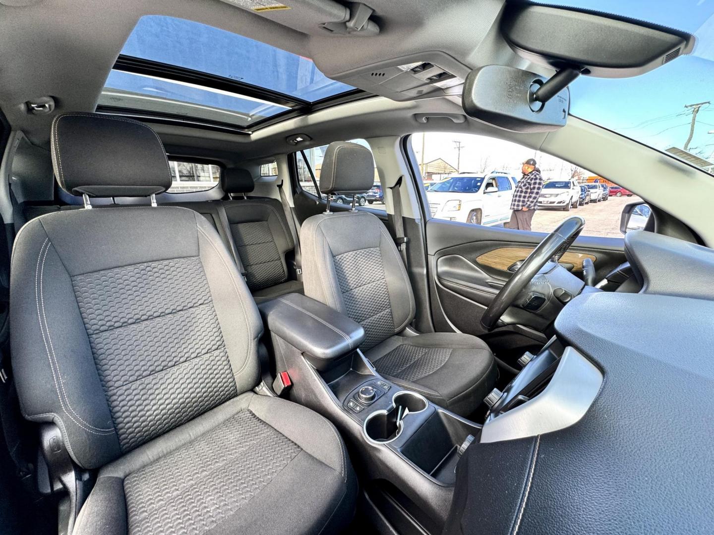 2019 WHITE GMC Terrain SLE AWD (3GKALTEVXKL) with an 1.4L L4 DOHC 16V TURBO engine, 6A transmission, located at 7600 S Western Ave., Chicago, IL, 60620, (773) 918-3980, 0.000000, 0.000000 - Photo#12