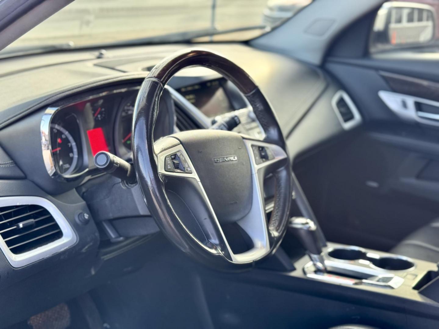 2016 PEARL GMC Terrain Denali FWD (2GKFLRE31G6) with an 3.6L V6 DOHC 24V engine, 6A transmission, located at 7600 S Western Ave., Chicago, IL, 60620, (773) 918-3980, 0.000000, 0.000000 - Photo#5