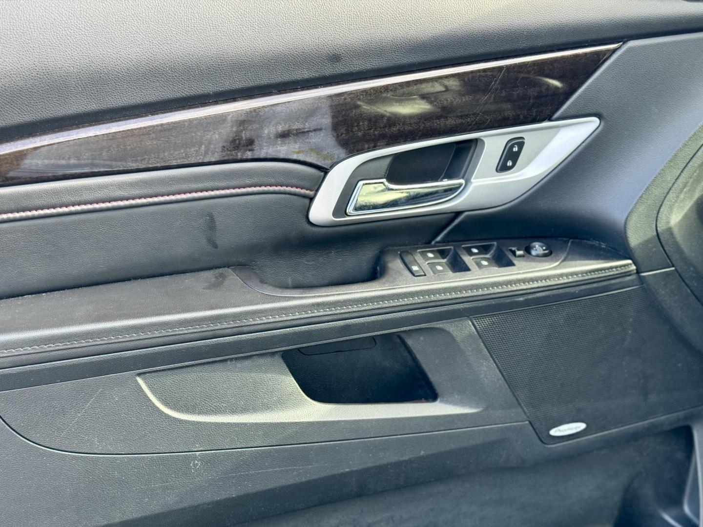 2016 PEARL GMC Terrain Denali FWD (2GKFLRE31G6) with an 3.6L V6 DOHC 24V engine, 6A transmission, located at 7600 S Western Ave., Chicago, IL, 60620, (773) 918-3980, 0.000000, 0.000000 - Photo#6