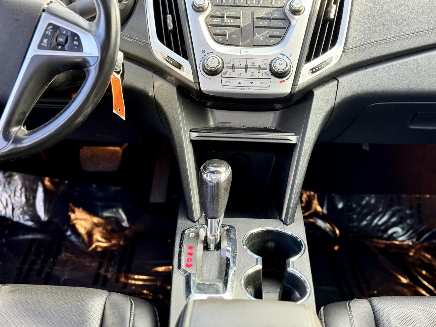 2016 PEARL GMC Terrain Denali FWD (2GKFLRE31G6) with an 3.6L V6 DOHC 24V engine, 6A transmission, located at 7600 S Western Ave., Chicago, IL, 60620, (773) 918-3980, 0.000000, 0.000000 - Photo#10