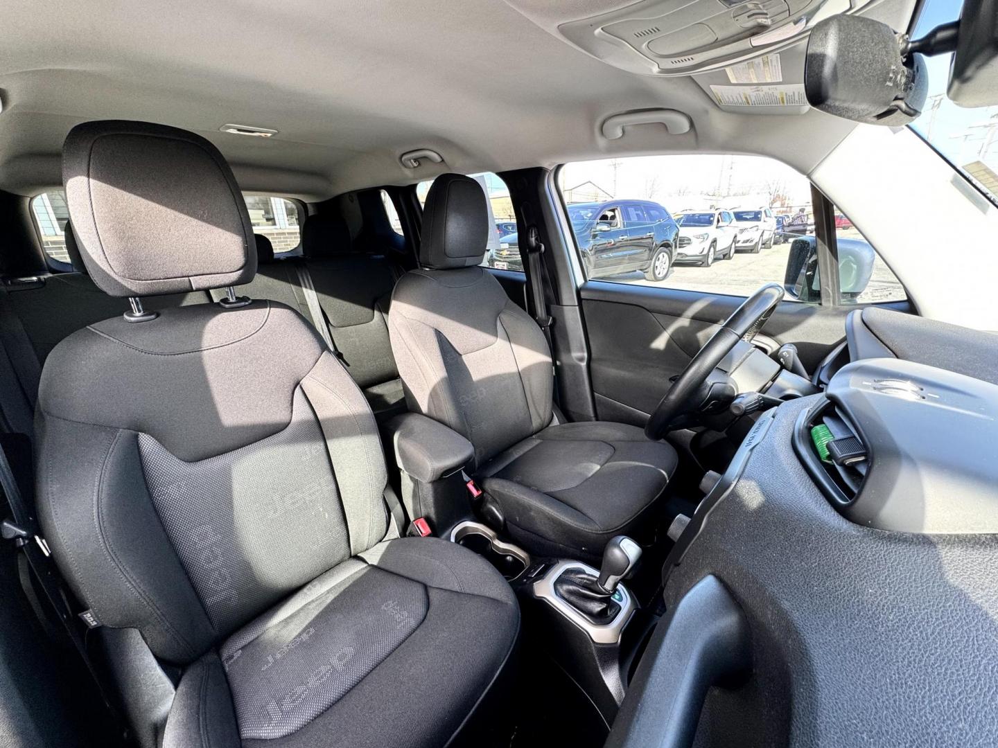 2016 SILVER Jeep Renegade Latitude FWD (ZACCJABT5GP) with an 2.4L L4 DOHC 16V engine, 6M transmission, located at 7600 S Western Ave., Chicago, IL, 60620, (773) 918-3980, 0.000000, 0.000000 - Photo#12