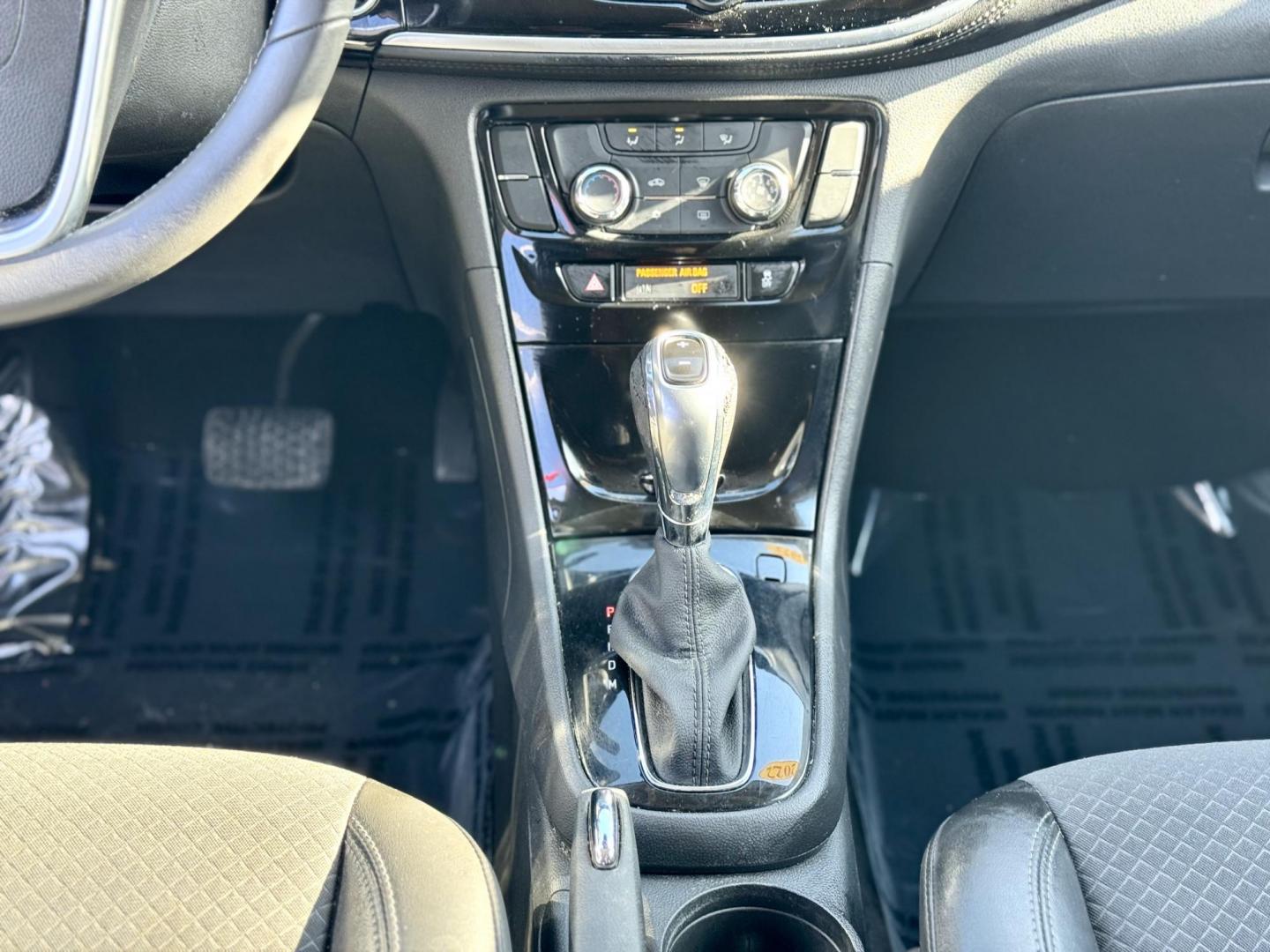 2022 BLACK Buick Encore Preferred AWD (KL4CJESM9NB) with an 1.4L L4 DOHC 16V TURBO engine, 6A transmission, located at 7600 S Western Ave., Chicago, IL, 60620, (773) 918-3980, 0.000000, 0.000000 - Photo#10