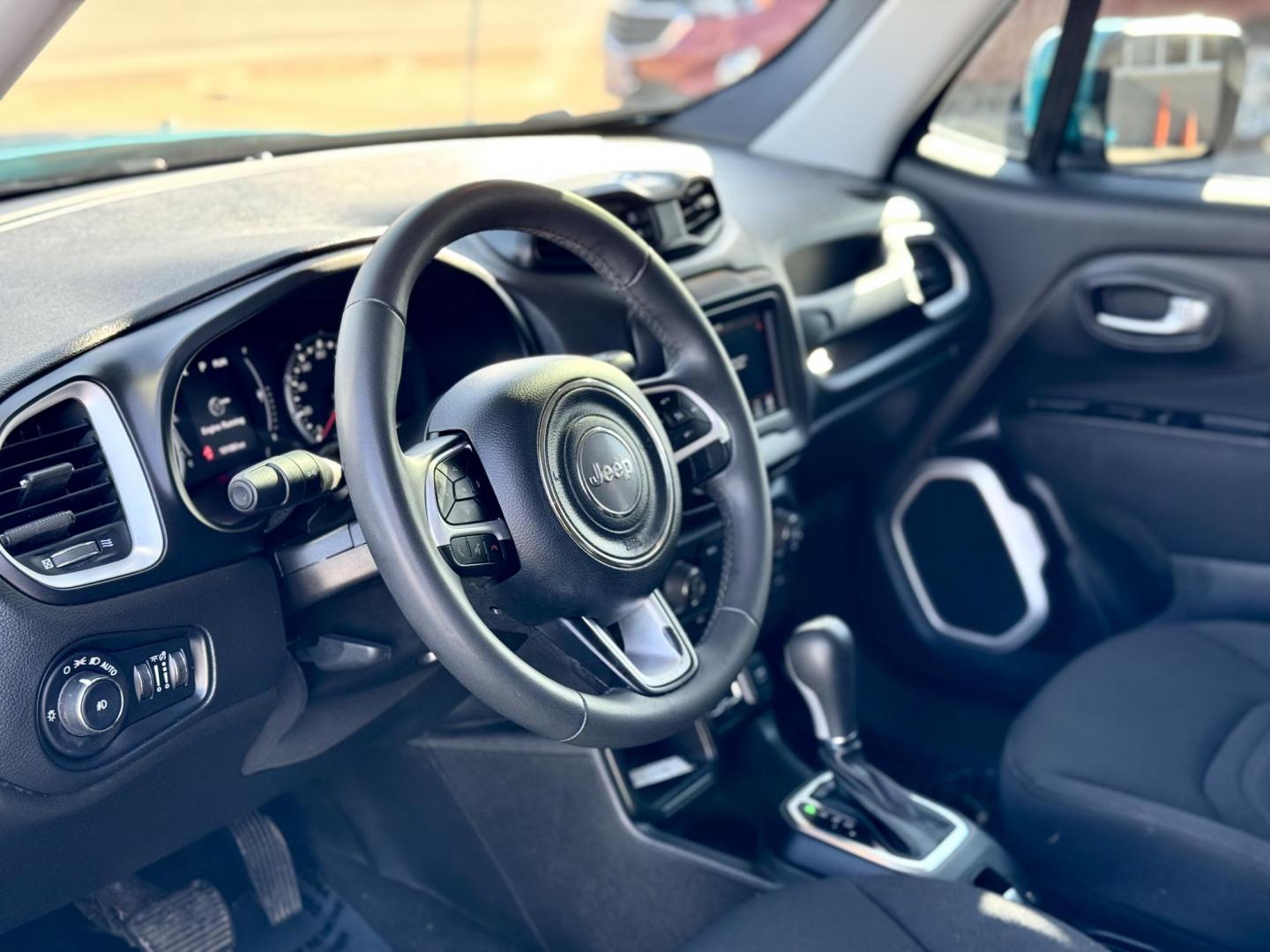 2020 TEAL Jeep Renegade Latitude (ZACNJABBXLP) with an 2.4L L4 DOHC 16V engine, 9A transmission, located at 7600 S Western Ave., Chicago, IL, 60620, (773) 918-3980, 0.000000, 0.000000 - Photo#5