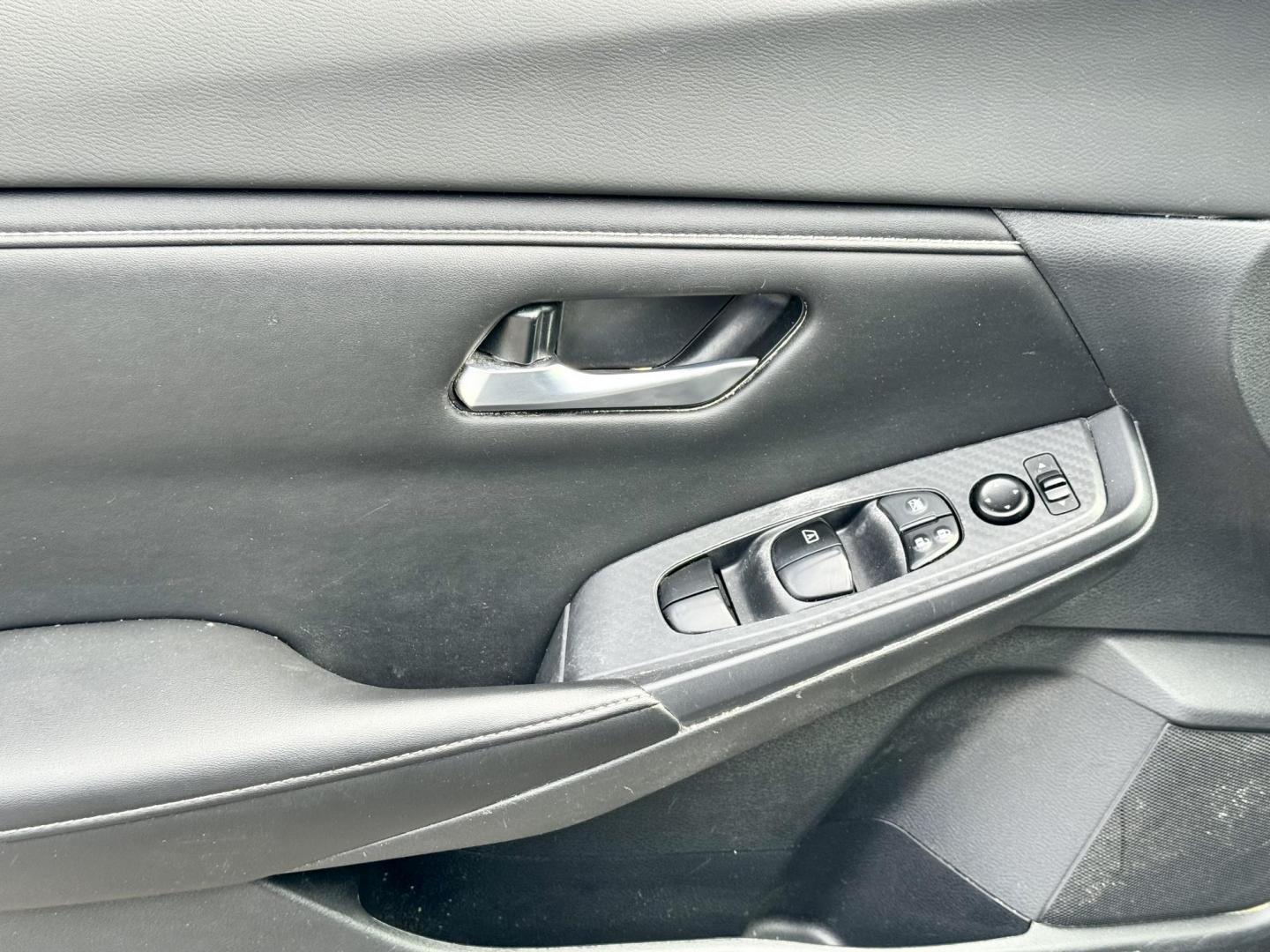 2021 BLACK Nissan Sentra SV (3N1AB8CV7MY) with an 1.8L L4 SFI DOHC 16V engine, CVT transmission, located at 7600 S Western Ave., Chicago, IL, 60620, (773) 918-3980, 0.000000, 0.000000 - Photo#5