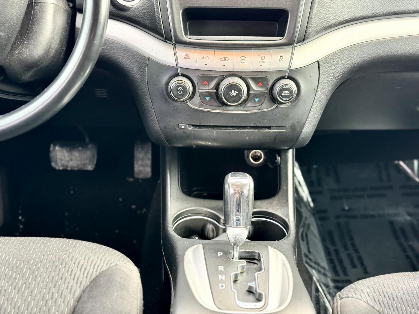 2016 GRAY Dodge Journey SE (3C4PDCAB1GT) with an 2.4L L4 DOHC 16V engine, 4A transmission, located at 7600 S Western Ave., Chicago, IL, 60620, (773) 918-3980, 0.000000, 0.000000 - Photo#10