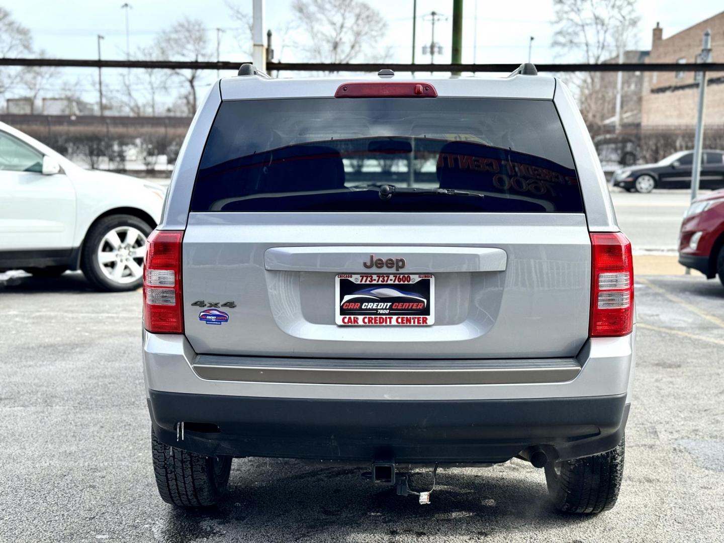 2016 GRAY Jeep Patriot Sport 4WD (1C4NJRBB1GD) with an 2.4L L4 DOHC 16V engine, located at 7600 S Western Ave., Chicago, IL, 60620, (773) 918-3980, 0.000000, 0.000000 - Photo#3