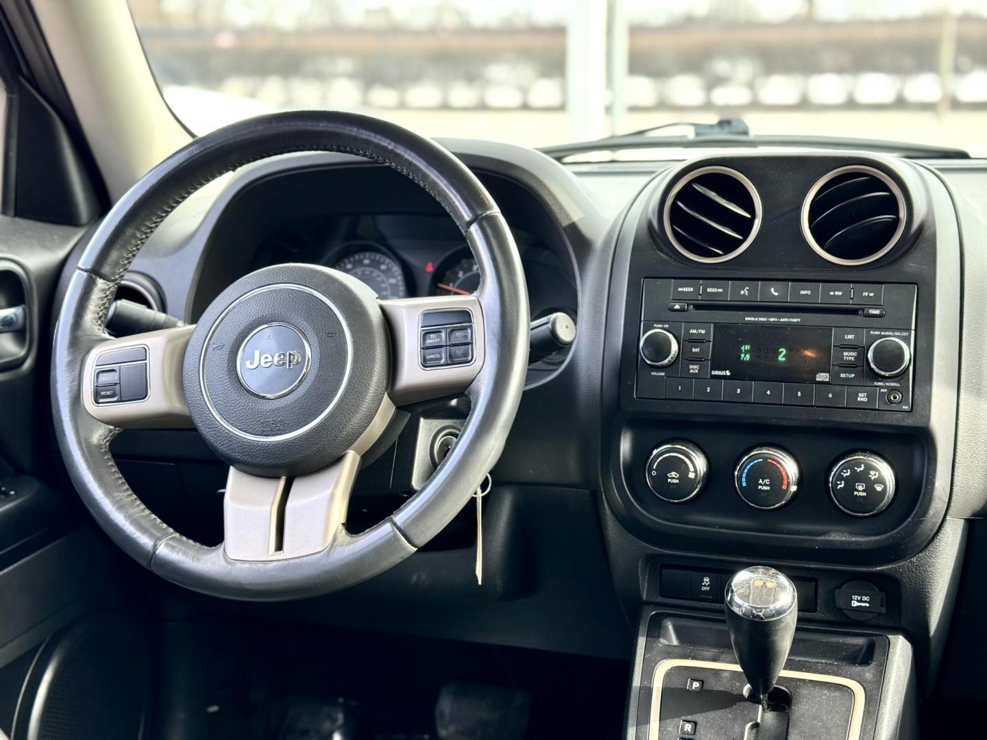 2016 GRAY Jeep Patriot Sport 4WD (1C4NJRBB1GD) with an 2.4L L4 DOHC 16V engine, located at 7600 S Western Ave., Chicago, IL, 60620, (773) 918-3980, 0.000000, 0.000000 - Photo#9