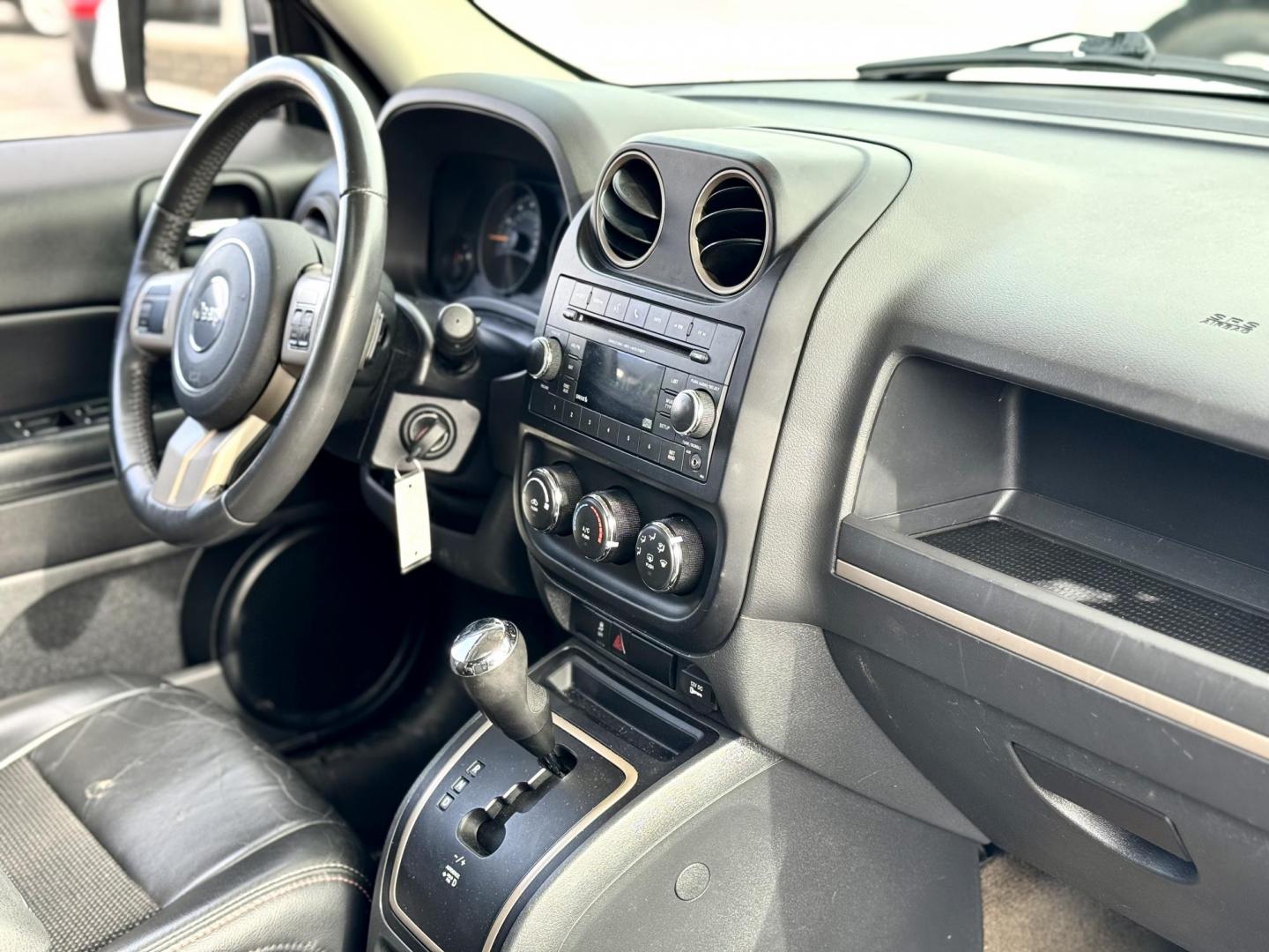 2016 GRAY Jeep Patriot Sport 4WD (1C4NJRBB1GD) with an 2.4L L4 DOHC 16V engine, located at 7600 S Western Ave., Chicago, IL, 60620, (773) 918-3980, 0.000000, 0.000000 - Photo#11