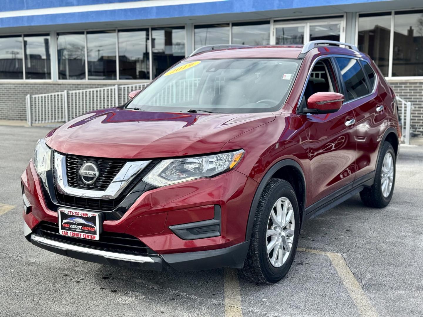 2019 RED Nissan Rogue S AWD (5N1AT2MV9KC) with an 2.5L L4 DOHC 16V engine, CVT transmission, located at 7600 S Western Ave., Chicago, IL, 60620, (773) 918-3980, 0.000000, 0.000000 - Photo#2