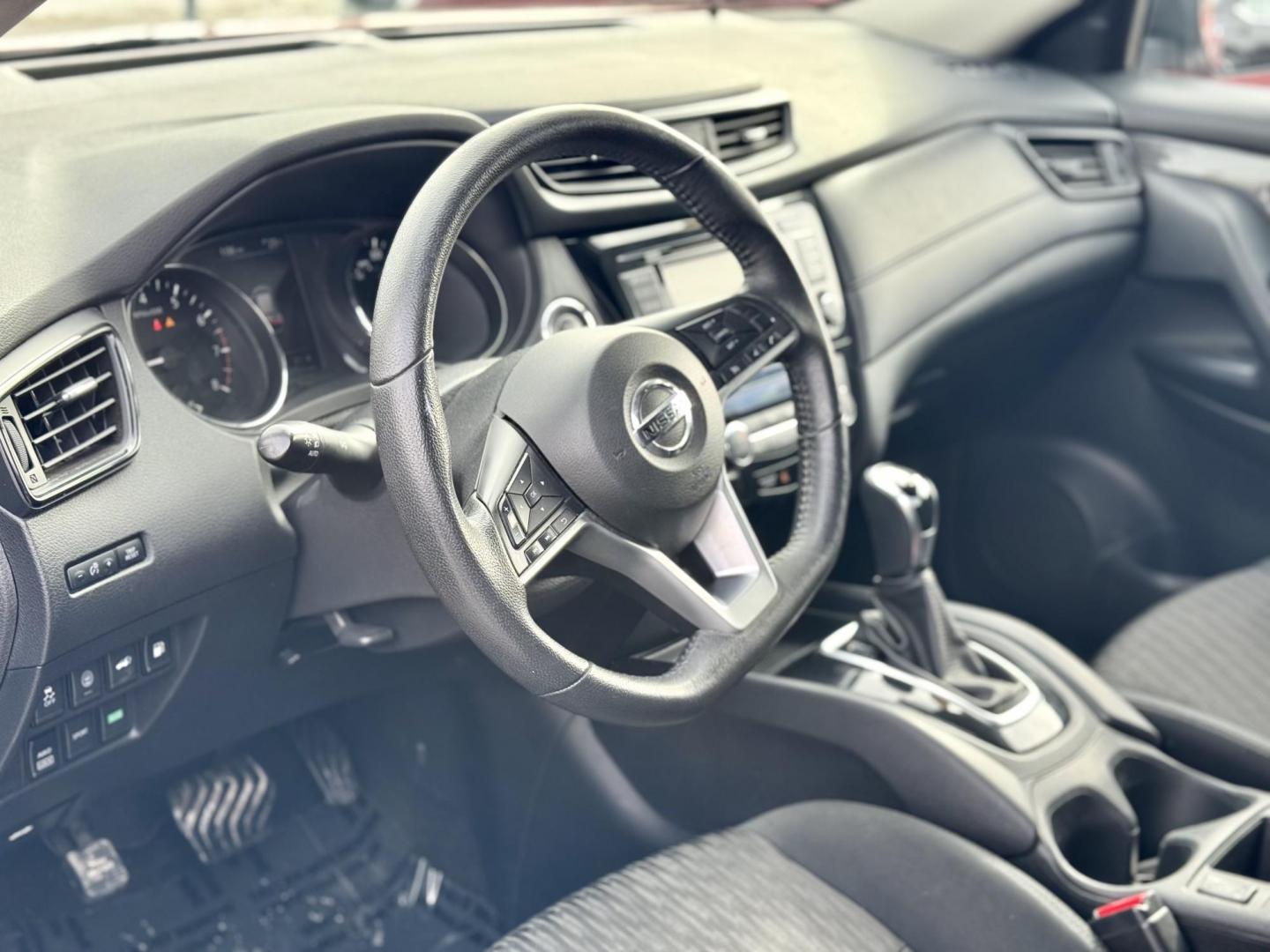 2019 RED Nissan Rogue S AWD (5N1AT2MV9KC) with an 2.5L L4 DOHC 16V engine, CVT transmission, located at 7600 S Western Ave., Chicago, IL, 60620, (773) 918-3980, 0.000000, 0.000000 - Photo#5