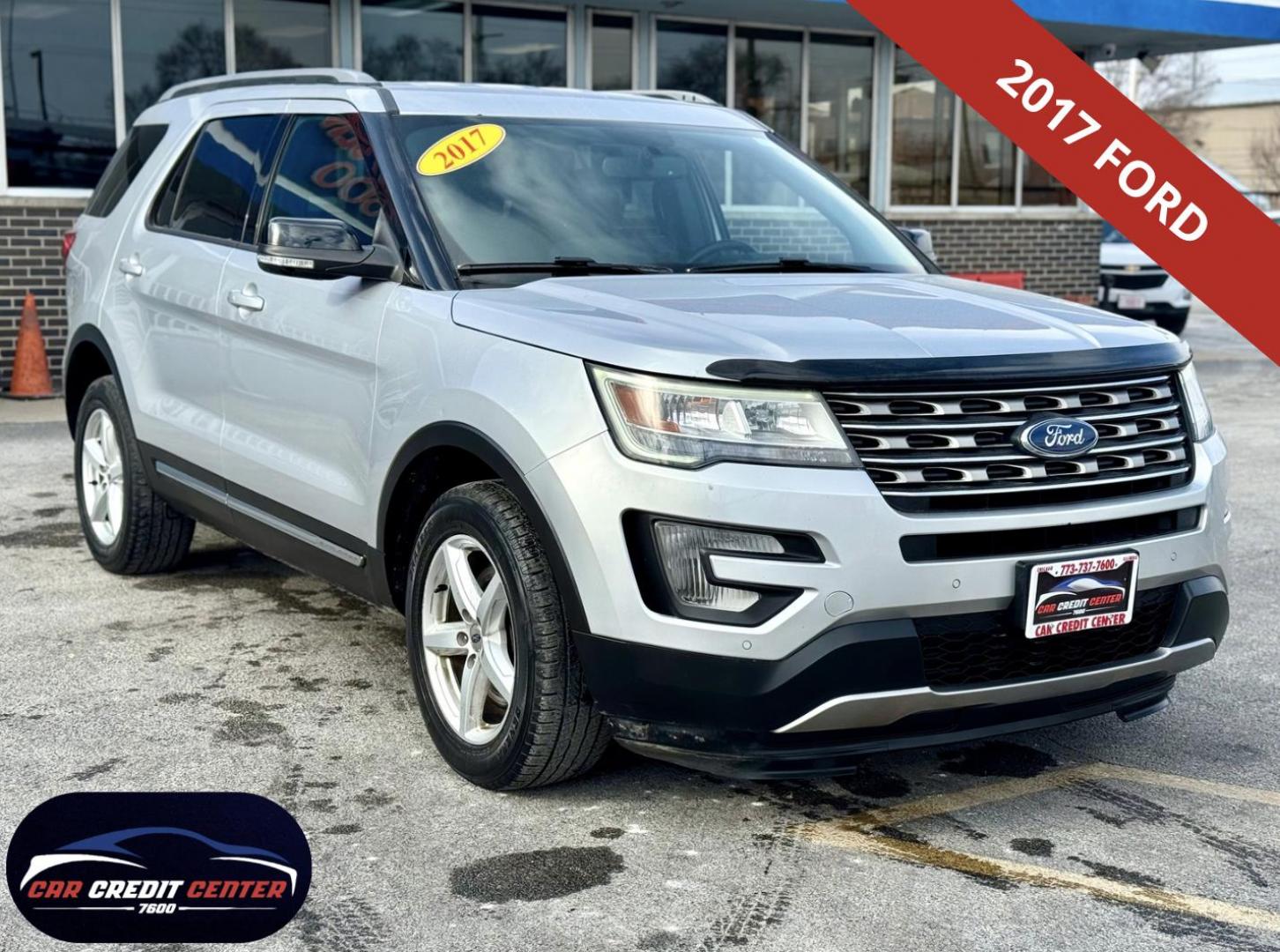 2017 SILVER Ford Explorer XLT 4WD (1FM5K8D85HG) with an 3.5L V6 DOHC 24V engine, 6A transmission, located at 7600 S Western Ave., Chicago, IL, 60620, (773) 918-3980, 0.000000, 0.000000 - Photo#0