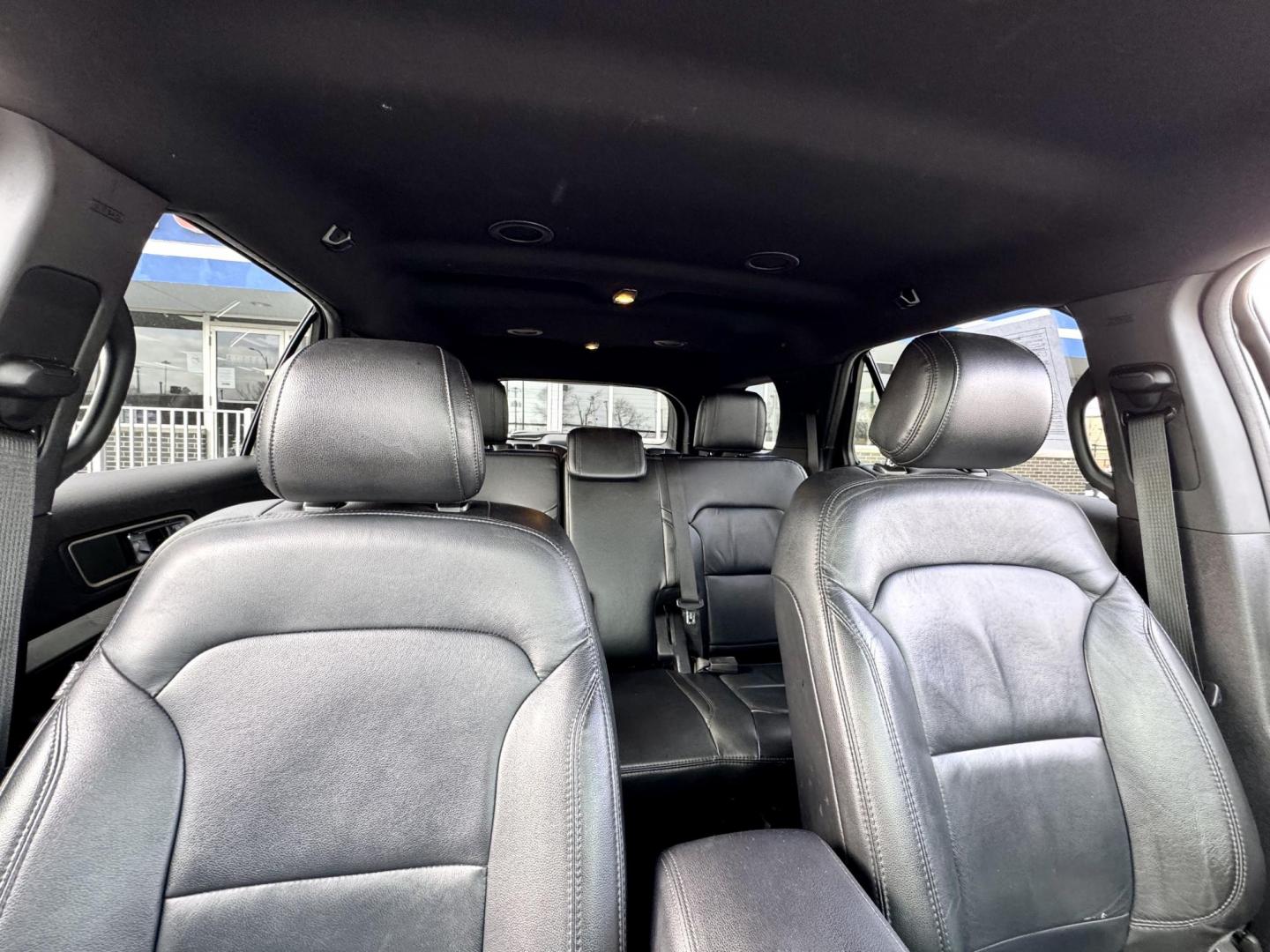 2017 SILVER Ford Explorer XLT 4WD (1FM5K8D85HG) with an 3.5L V6 DOHC 24V engine, 6A transmission, located at 7600 S Western Ave., Chicago, IL, 60620, (773) 918-3980, 0.000000, 0.000000 - Photo#12