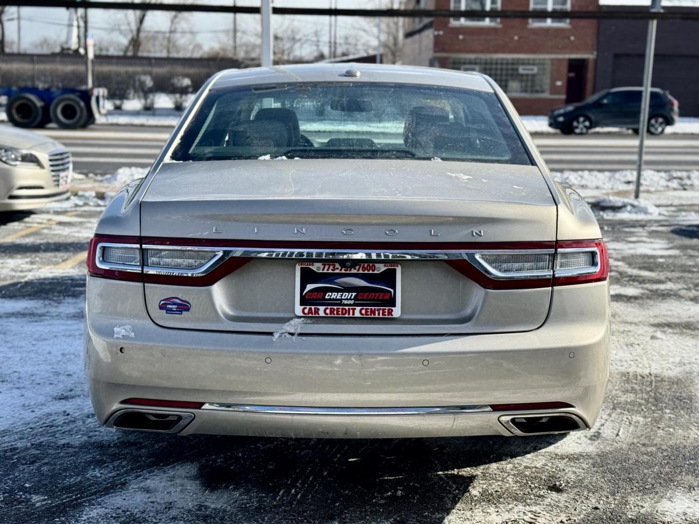 2017 GOLD Lincoln Continental Premier (1LN6L9PK1H5) with an 3.7L V6 DOHC 24V engine, 6A transmission, located at 7600 S Western Ave., Chicago, IL, 60620, (773) 918-3980, 0.000000, 0.000000 - Photo#3