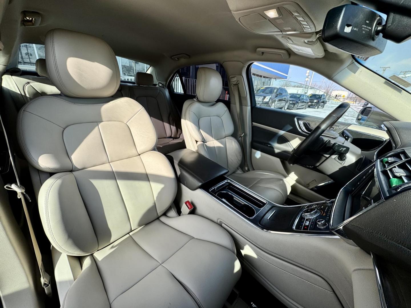 2017 GOLD Lincoln Continental Premier (1LN6L9PK1H5) with an 3.7L V6 DOHC 24V engine, 6A transmission, located at 7600 S Western Ave., Chicago, IL, 60620, (773) 918-3980, 0.000000, 0.000000 - Photo#12