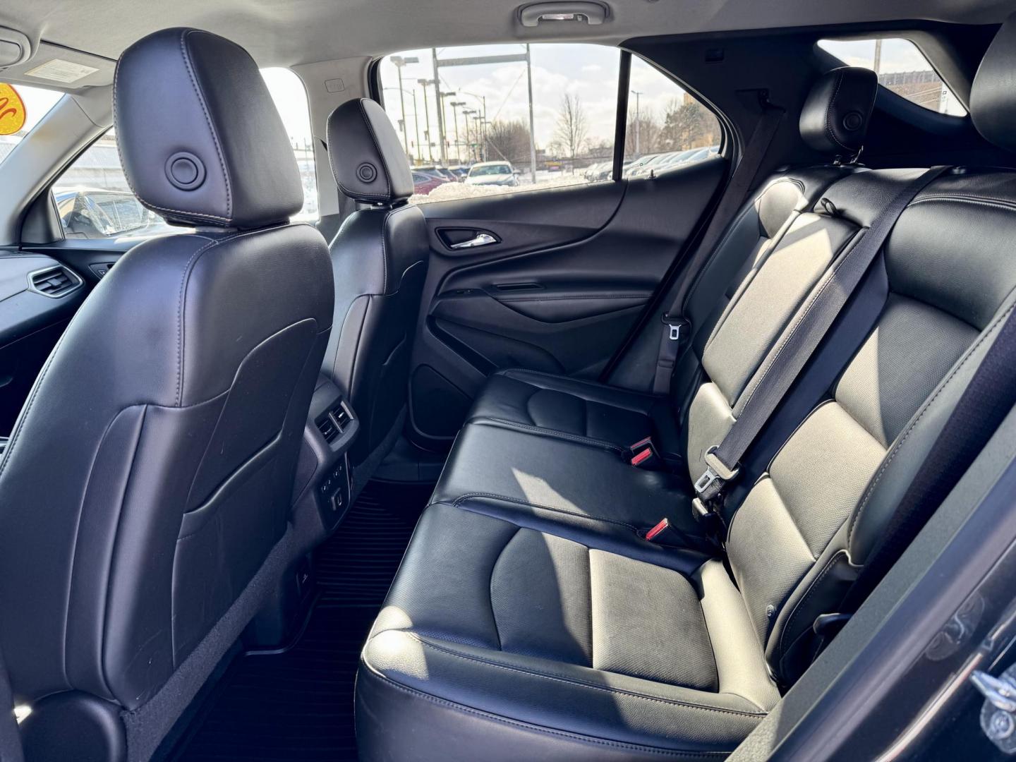 2019 GREEN Chevrolet Equinox Premier 1.5 AWD (3GNAXXEVXKS) with an 1.5L L4 DIR DOHC 16V TURBO engine, 6A transmission, located at 7600 S Western Ave., Chicago, IL, 60620, (773) 918-3980, 0.000000, 0.000000 - Photo#8