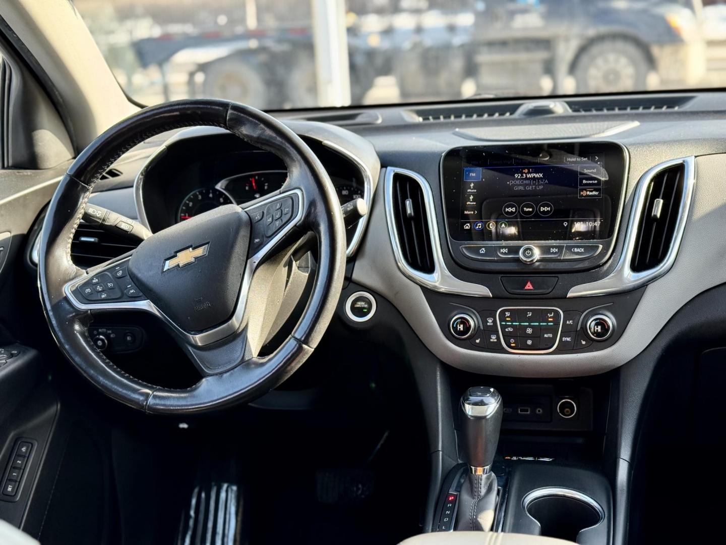 2019 GREEN Chevrolet Equinox Premier 1.5 AWD (3GNAXXEVXKS) with an 1.5L L4 DIR DOHC 16V TURBO engine, 6A transmission, located at 7600 S Western Ave., Chicago, IL, 60620, (773) 918-3980, 0.000000, 0.000000 - Photo#9