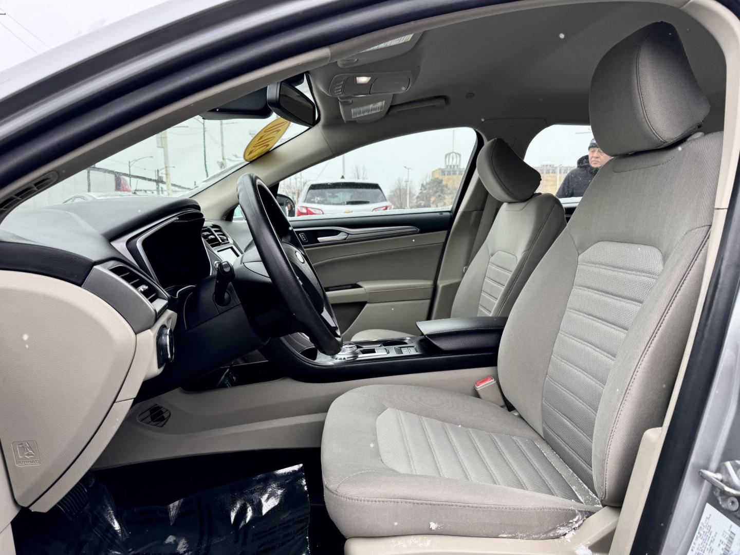 2020 SILVER Ford Fusion Hybrid SE (3FA6P0LUXLR) with an 2.0L L4 DOHC 16V HYBRID engine, CVT transmission, located at 7600 S Western Ave., Chicago, IL, 60620, (773) 918-3980, 0.000000, 0.000000 - Photo#7