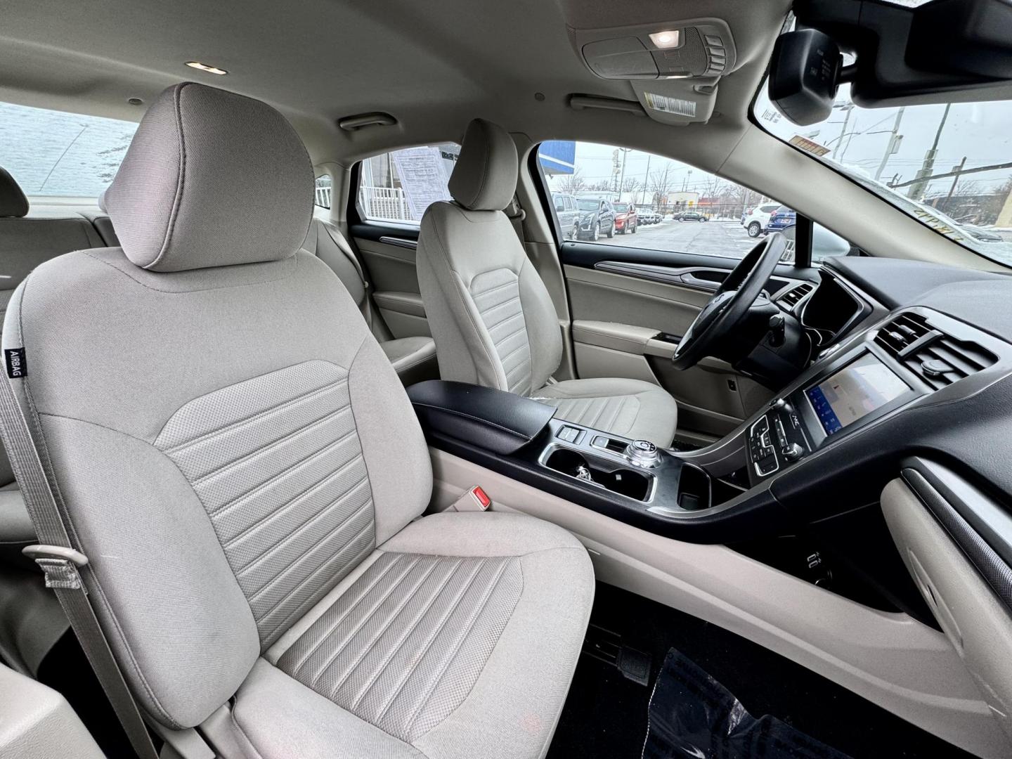 2020 SILVER Ford Fusion Hybrid SE (3FA6P0LUXLR) with an 2.0L L4 DOHC 16V HYBRID engine, CVT transmission, located at 7600 S Western Ave., Chicago, IL, 60620, (773) 918-3980, 0.000000, 0.000000 - Photo#11