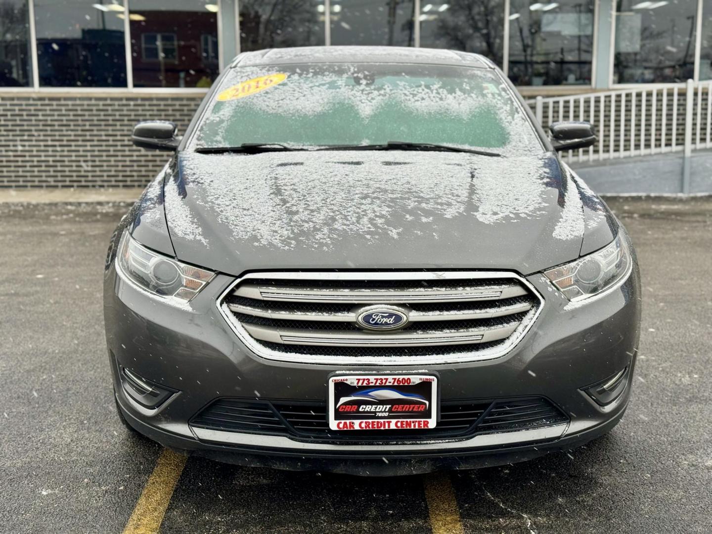 2016 GRAY Ford Taurus SEL FWD (1FAHP2E84GG) with an 3.5L V6 DOHC 24V engine, 6A transmission, located at 7600 S Western Ave., Chicago, IL, 60620, (773) 918-3980, 0.000000, 0.000000 - Photo#1