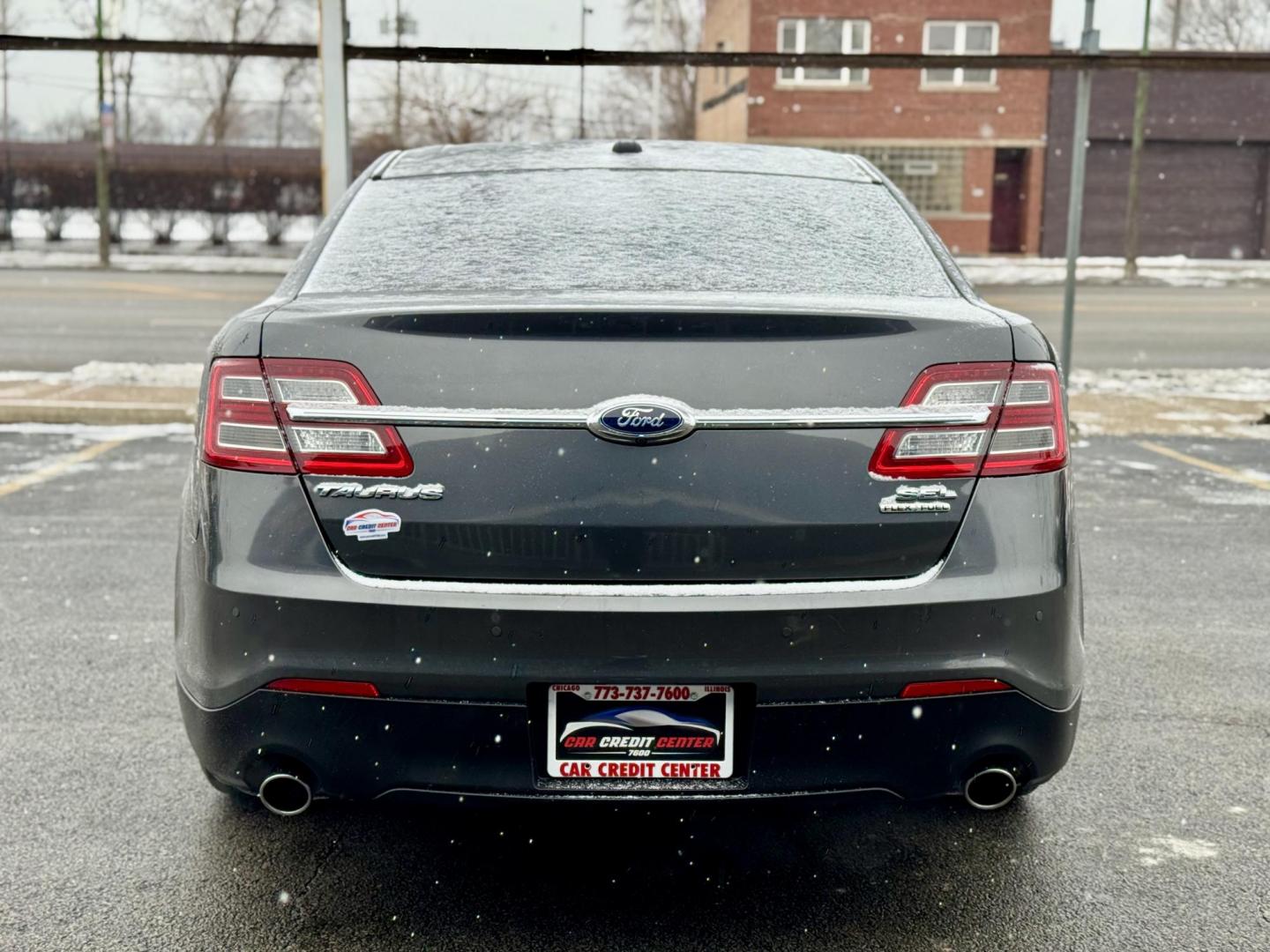 2016 GRAY Ford Taurus SEL FWD (1FAHP2E84GG) with an 3.5L V6 DOHC 24V engine, 6A transmission, located at 7600 S Western Ave., Chicago, IL, 60620, (773) 918-3980, 0.000000, 0.000000 - Photo#3