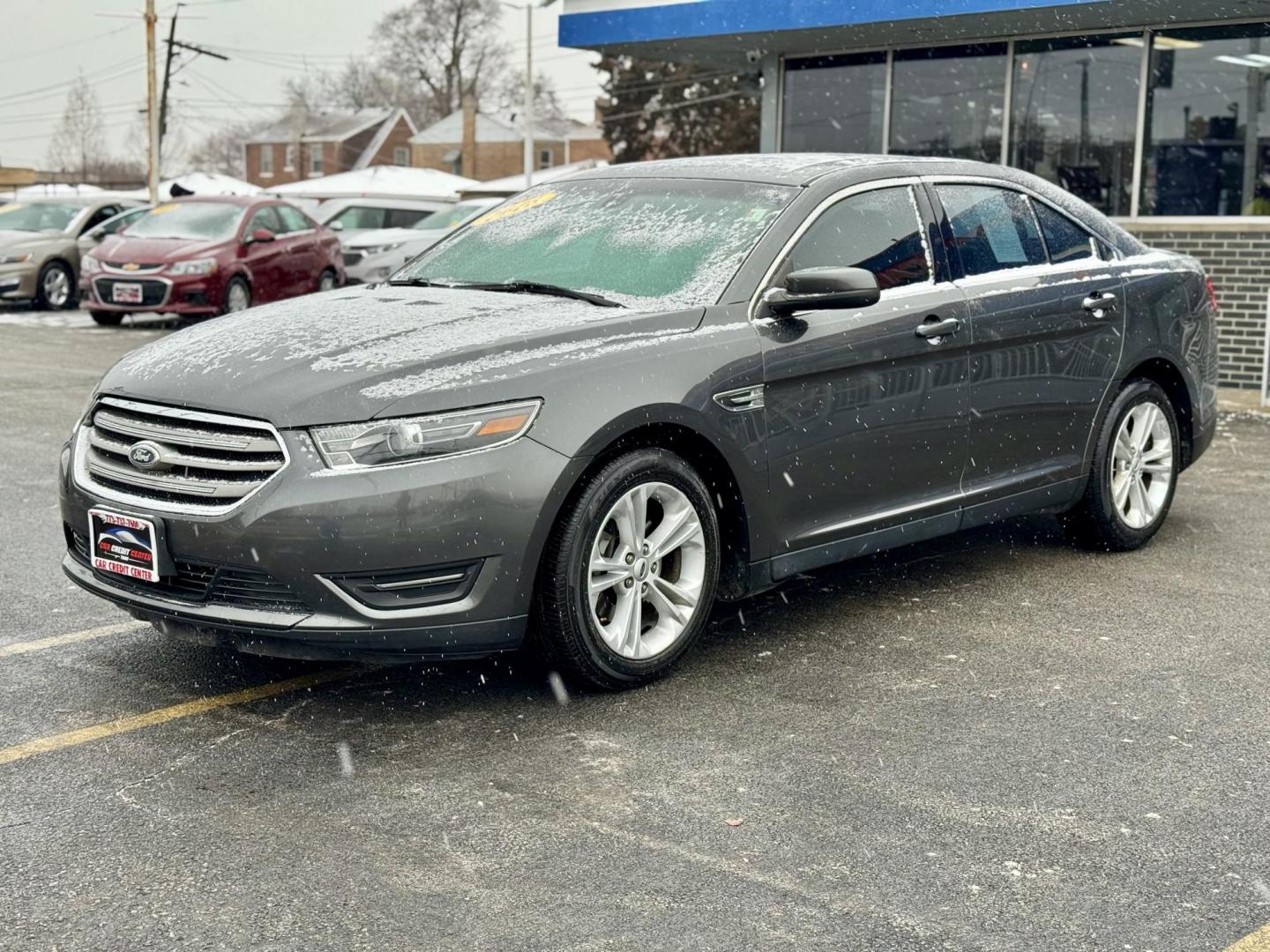 2016 GRAY Ford Taurus SEL FWD (1FAHP2E84GG) with an 3.5L V6 DOHC 24V engine, 6A transmission, located at 7600 S Western Ave., Chicago, IL, 60620, (773) 918-3980, 0.000000, 0.000000 - Photo#2