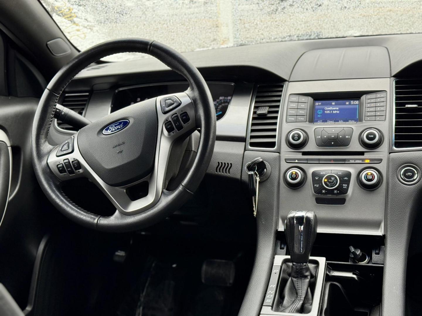 2016 GRAY Ford Taurus SEL FWD (1FAHP2E84GG) with an 3.5L V6 DOHC 24V engine, 6A transmission, located at 7600 S Western Ave., Chicago, IL, 60620, (773) 918-3980, 0.000000, 0.000000 - Photo#8