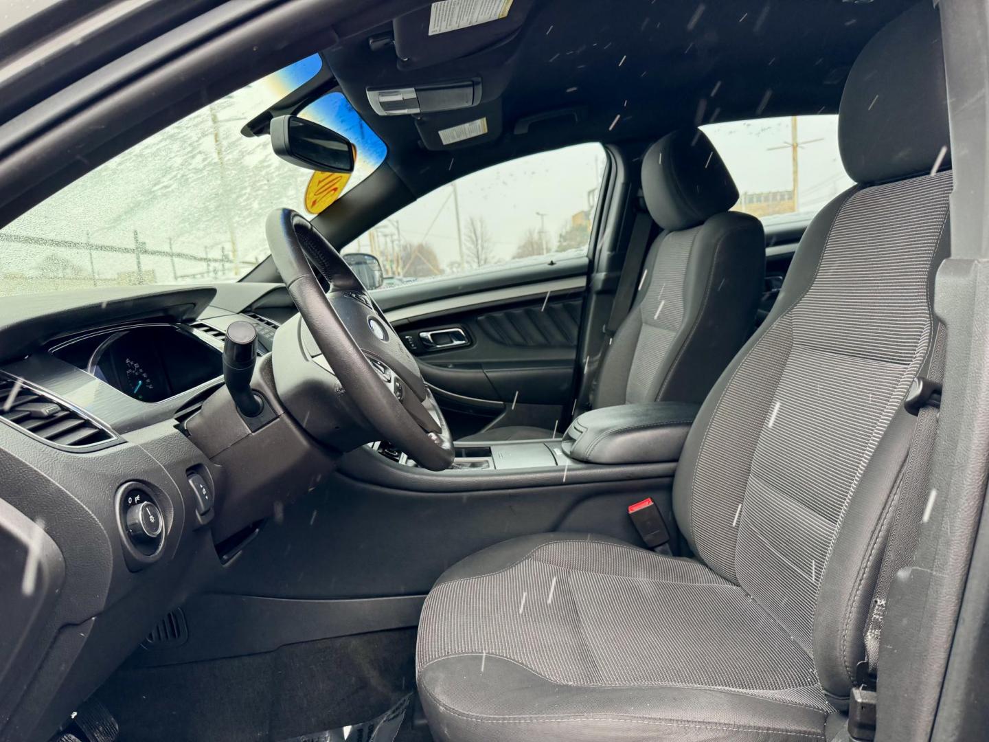 2016 GRAY Ford Taurus SEL FWD (1FAHP2E84GG) with an 3.5L V6 DOHC 24V engine, 6A transmission, located at 7600 S Western Ave., Chicago, IL, 60620, (773) 918-3980, 0.000000, 0.000000 - Photo#6