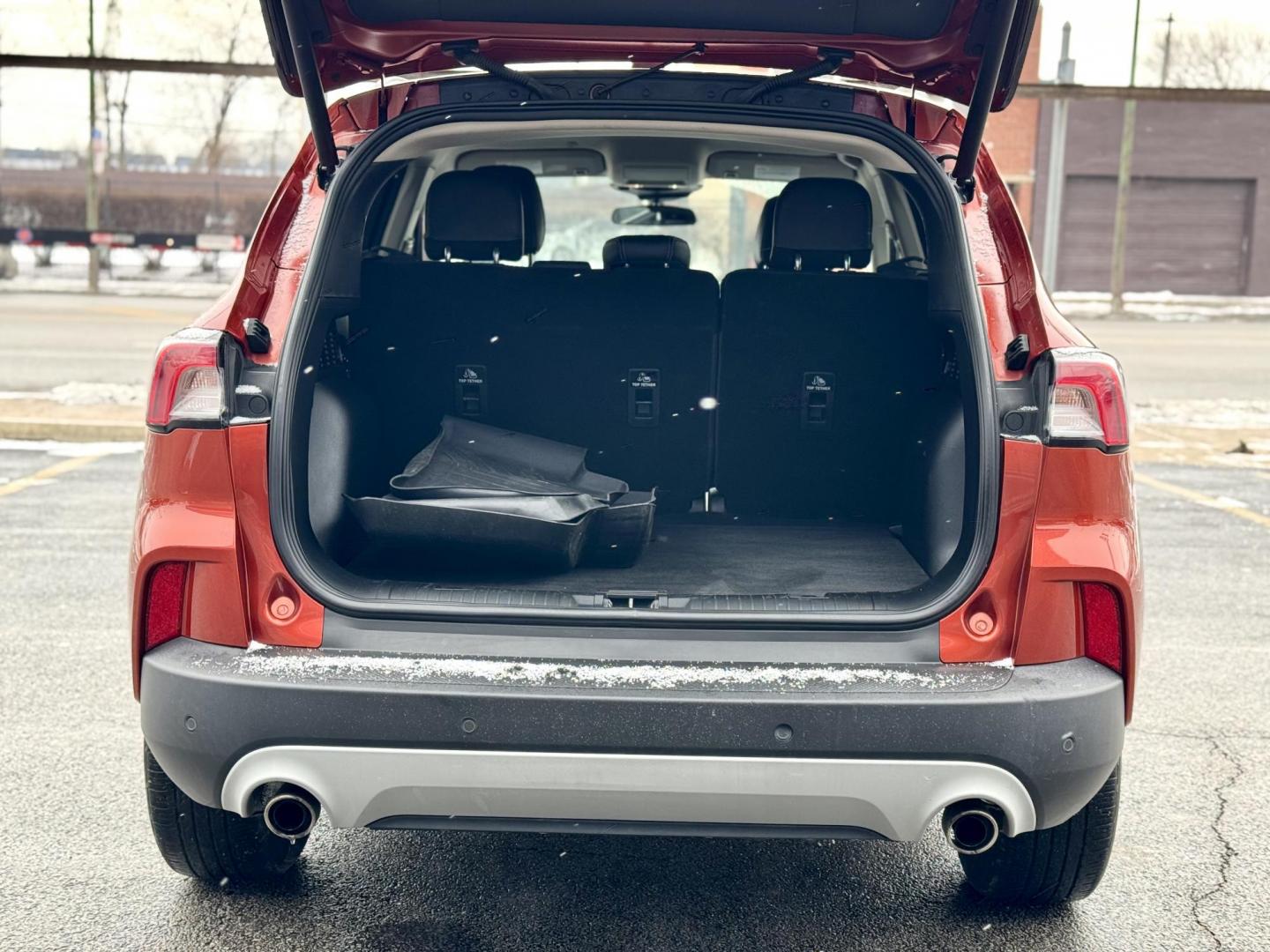 2020 ORANGE Ford Escape SEL (1FMCU0H60LU) with an 1.5L L3 engine, 6A transmission, located at 7600 S Western Ave., Chicago, IL, 60620, (773) 918-3980, 0.000000, 0.000000 - Photo#4