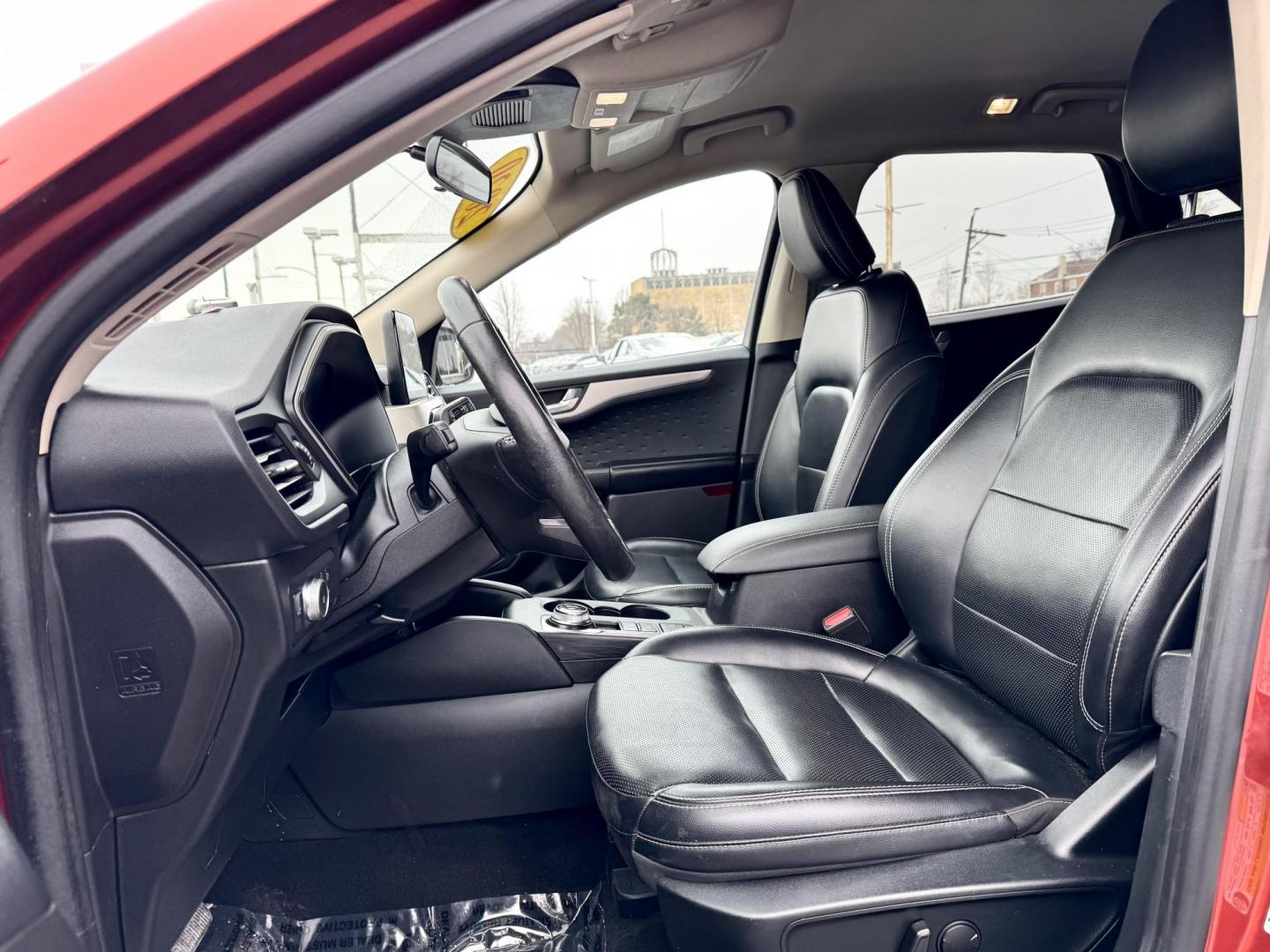 2020 ORANGE Ford Escape SEL (1FMCU0H60LU) with an 1.5L L3 engine, 6A transmission, located at 7600 S Western Ave., Chicago, IL, 60620, (773) 918-3980, 0.000000, 0.000000 - Photo#7