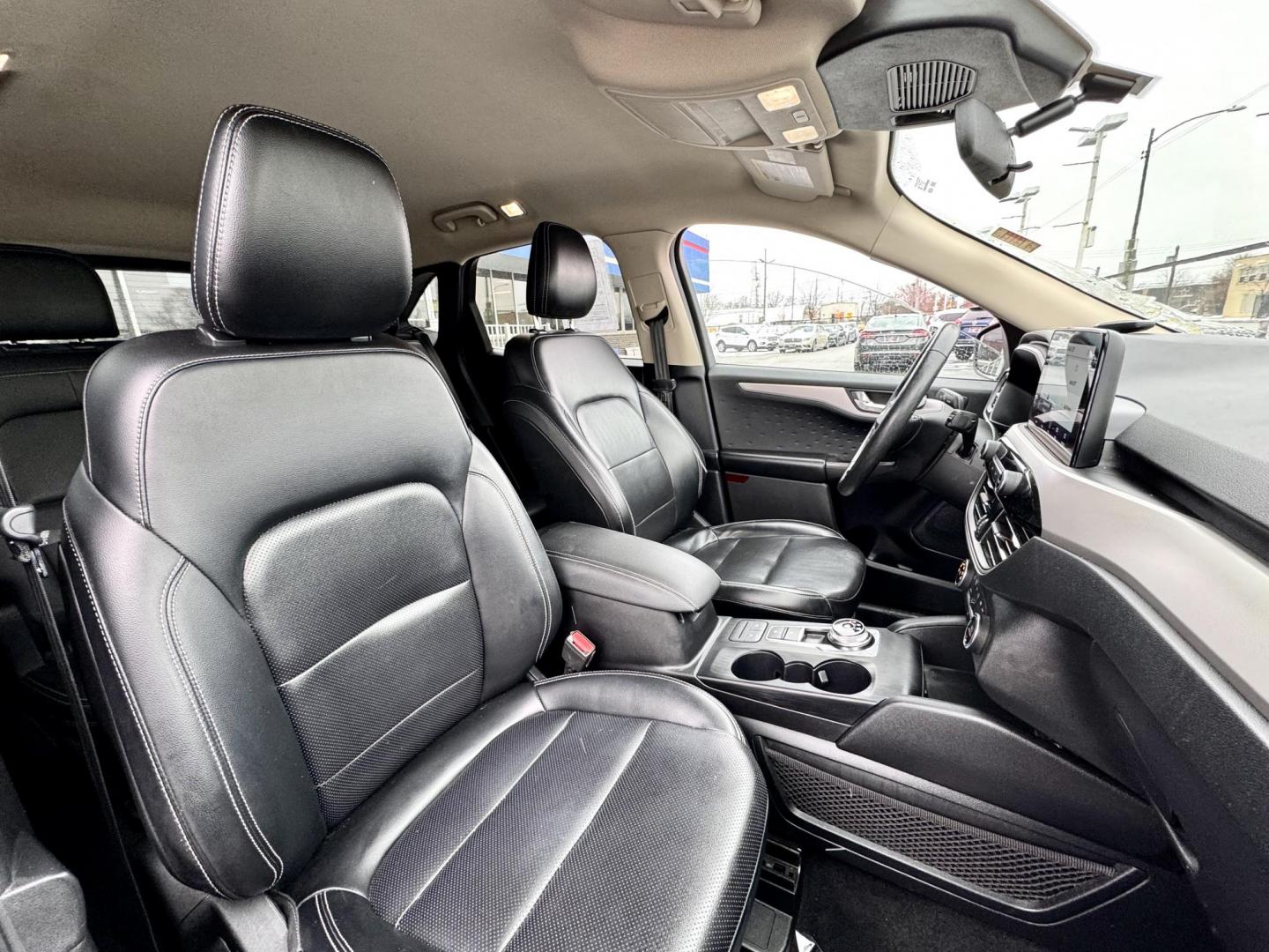 2020 ORANGE Ford Escape SEL (1FMCU0H60LU) with an 1.5L L3 engine, 6A transmission, located at 7600 S Western Ave., Chicago, IL, 60620, (773) 918-3980, 0.000000, 0.000000 - Photo#11