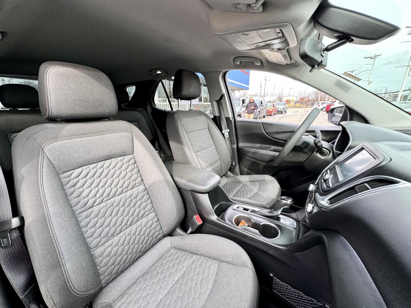 2018 GREEN Chevrolet Equinox LT 2WD (2GNAXJEV6J6) with an 1.5L L4 DIR DOHC 16V TURBO engine, 6A transmission, located at 7600 S Western Ave., Chicago, IL, 60620, (773) 918-3980, 0.000000, 0.000000 - Photo#11