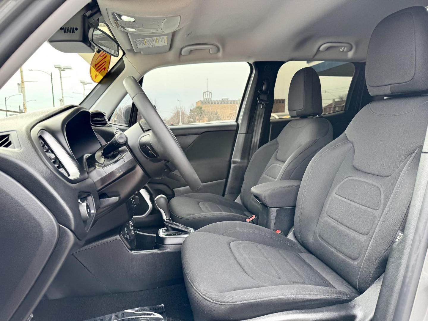 2019 GRAY Jeep Renegade Latitude 4WD (ZACNJBBB1KP) with an 2.4L L4 DOHC 16V engine, 9A transmission, located at 7600 S Western Ave., Chicago, IL, 60620, (773) 918-3980, 0.000000, 0.000000 - Photo#7