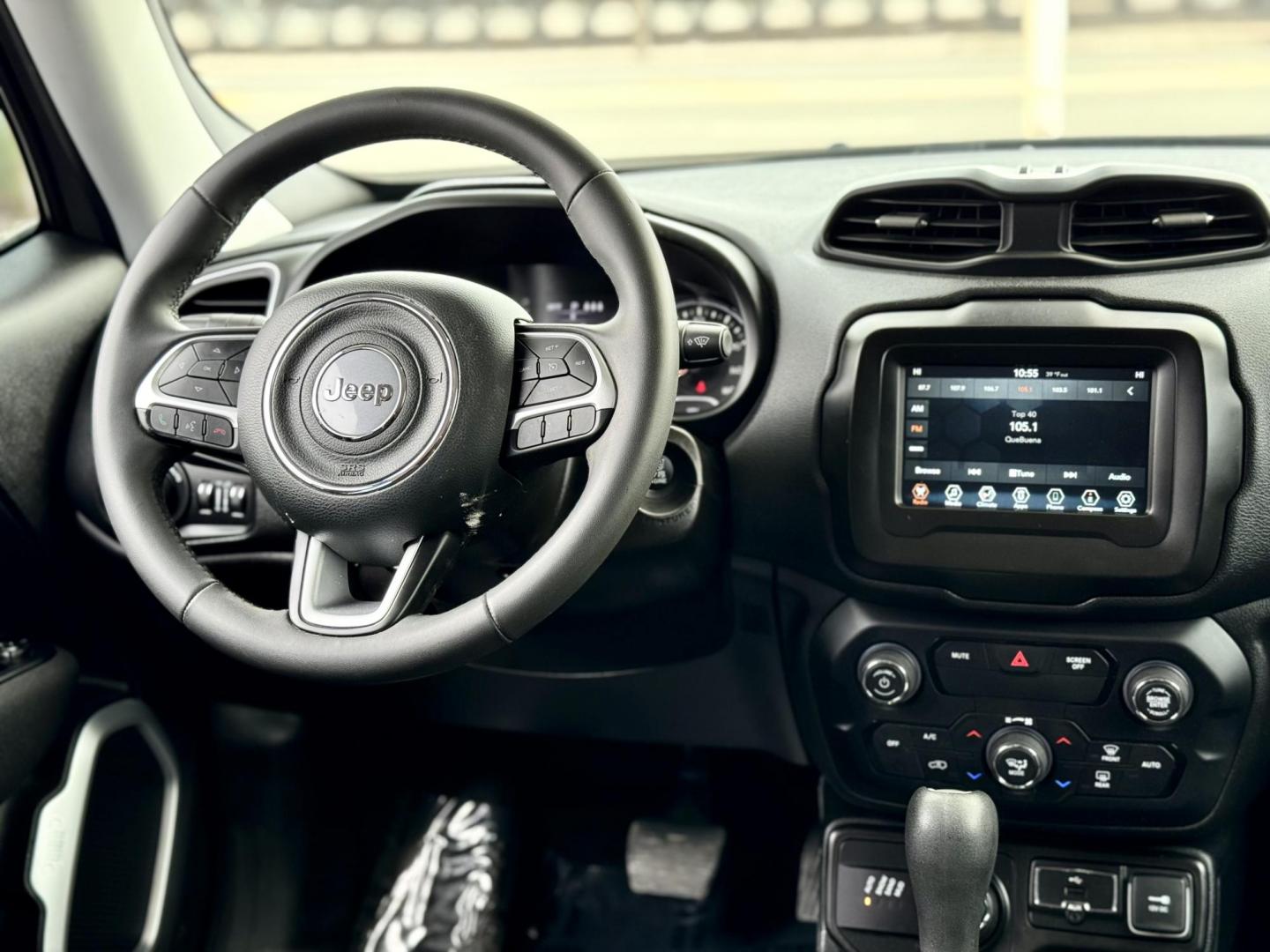 2019 GRAY Jeep Renegade Latitude 4WD (ZACNJBBB1KP) with an 2.4L L4 DOHC 16V engine, 9A transmission, located at 7600 S Western Ave., Chicago, IL, 60620, (773) 918-3980, 0.000000, 0.000000 - Photo#9