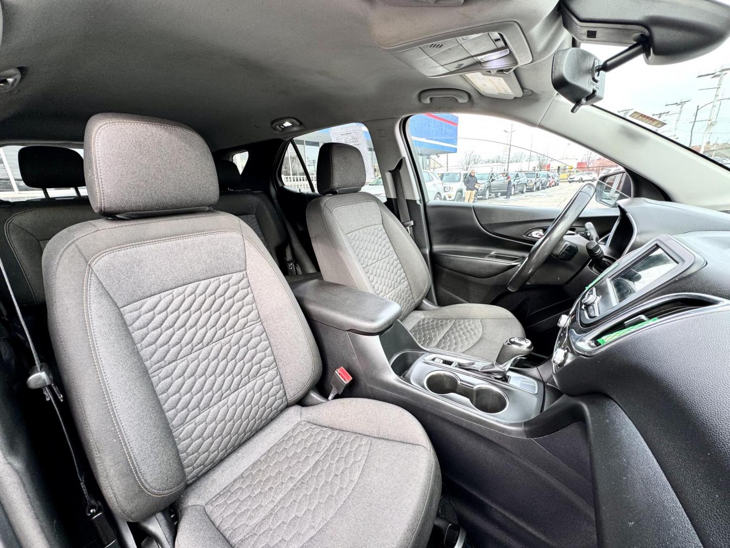 2019 BLUE Chevrolet Equinox LT 2WD (3GNAXJEV5KL) with an 1.5L L4 DIR DOHC 16V TURBO engine, 6A transmission, located at 7600 S Western Ave., Chicago, IL, 60620, (773) 918-3980, 0.000000, 0.000000 - Photo#11