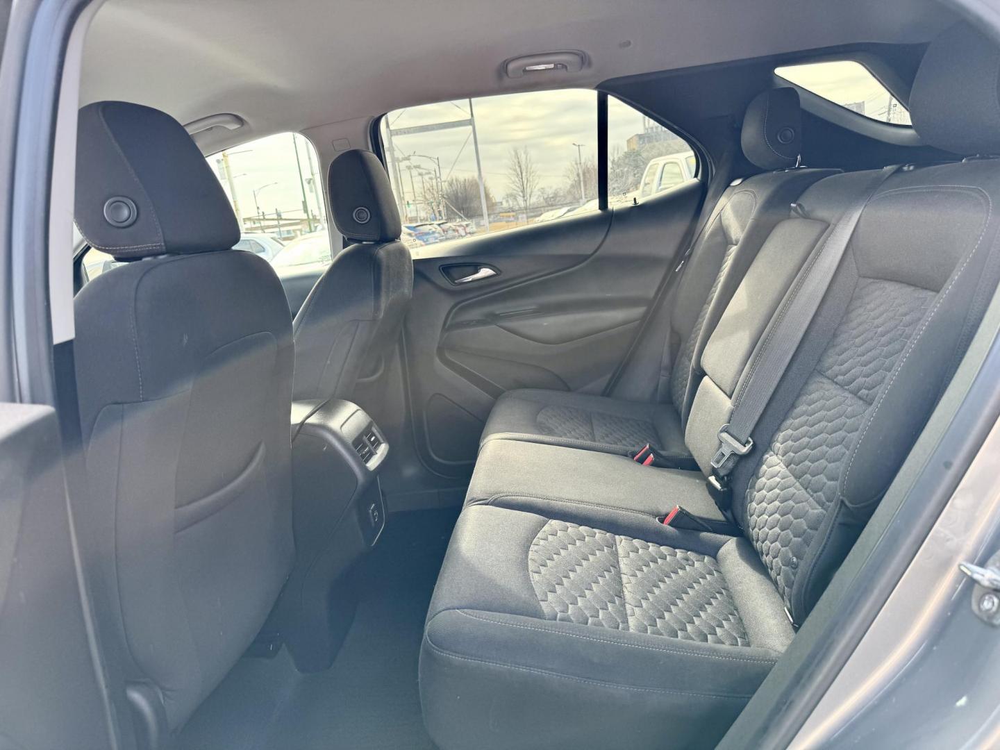 2019 GOLD Chevrolet Equinox LT 2WD (3GNAXKEV8KS) with an 1.5L L4 DIR DOHC 16V TURBO engine, 6A transmission, located at 7600 S Western Ave., Chicago, IL, 60620, (773) 918-3980, 0.000000, 0.000000 - Photo#8