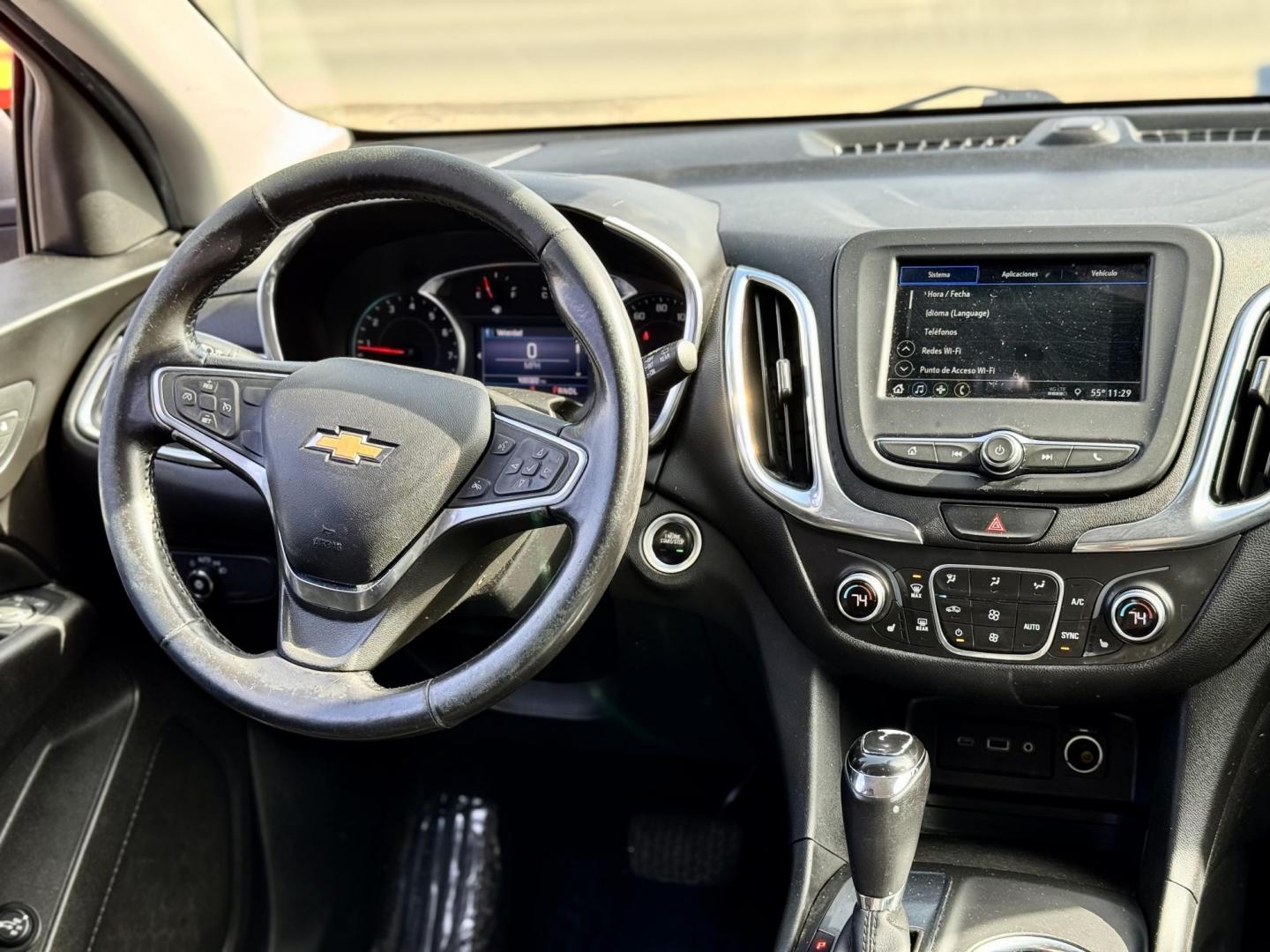 2019 GOLD Chevrolet Equinox LT 2WD (3GNAXKEV8KS) with an 1.5L L4 DIR DOHC 16V TURBO engine, 6A transmission, located at 7600 S Western Ave., Chicago, IL, 60620, (773) 918-3980, 0.000000, 0.000000 - Photo#9