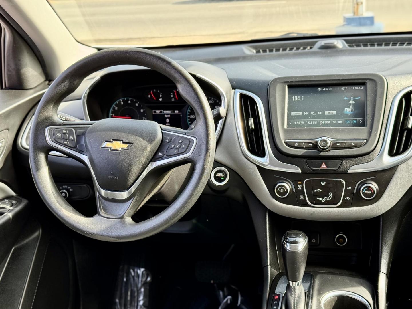 2018 WHITE Chevrolet Equinox LT 2WD (2GNAXJEV4J6) with an 1.5L L4 DIR DOHC 16V TURBO engine, 6A transmission, located at 7600 S Western Ave., Chicago, IL, 60620, (773) 918-3980, 0.000000, 0.000000 - Photo#9