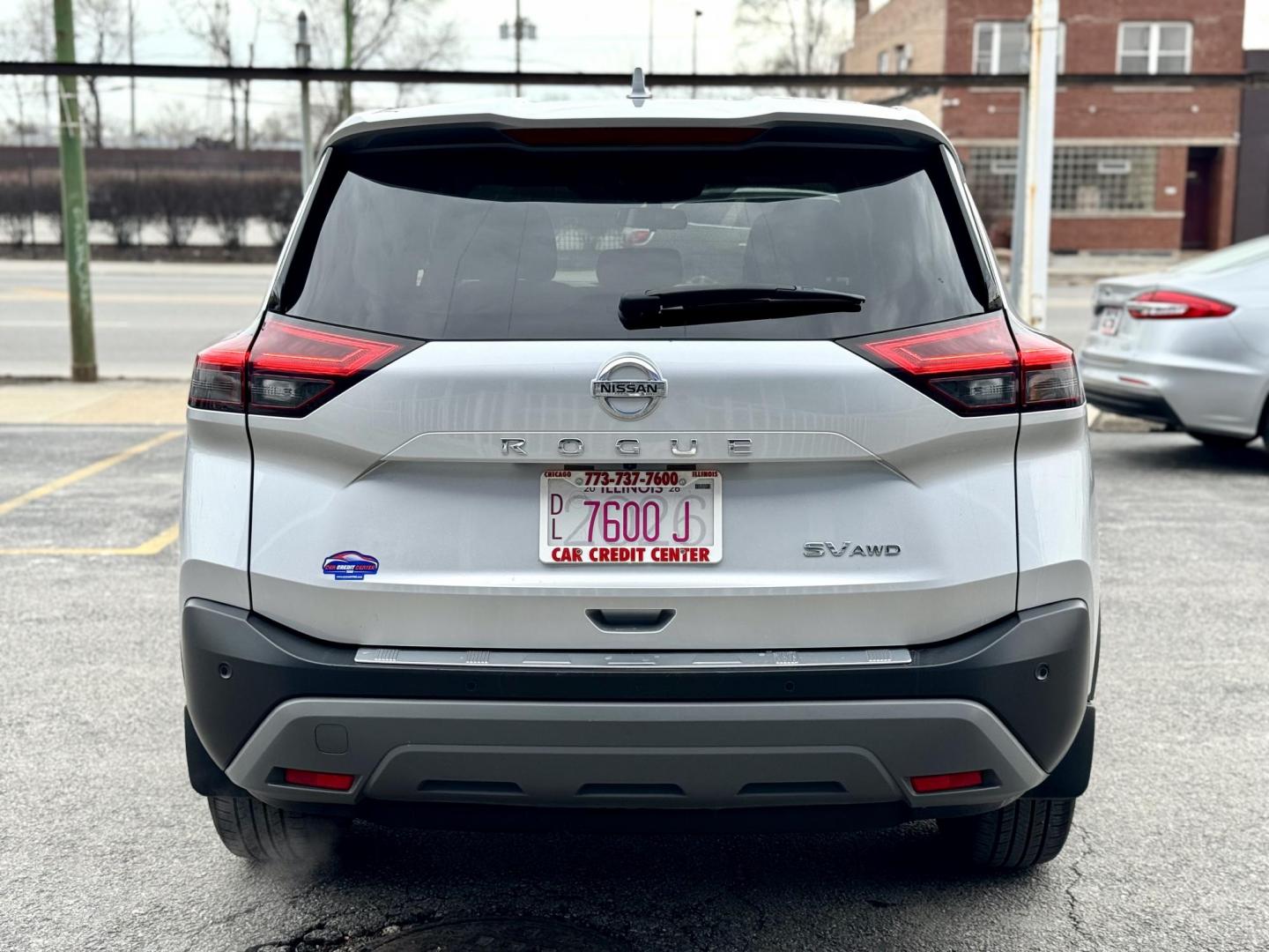 2021 SILVER Nissan Rogue SV AWD (JN8AT3BB5MW) with an 2.5L L4 DOHC 16V engine, CVT transmission, located at 7600 S Western Ave., Chicago, IL, 60620, (773) 918-3980, 0.000000, 0.000000 - Photo#3