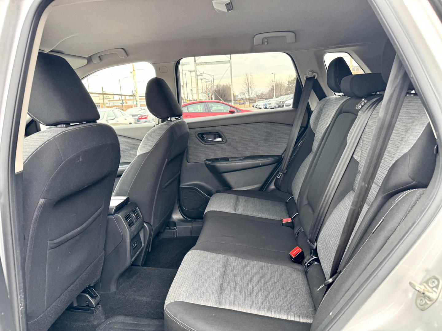 2021 SILVER Nissan Rogue SV AWD (JN8AT3BB5MW) with an 2.5L L4 DOHC 16V engine, CVT transmission, located at 7600 S Western Ave., Chicago, IL, 60620, (773) 918-3980, 0.000000, 0.000000 - Photo#8