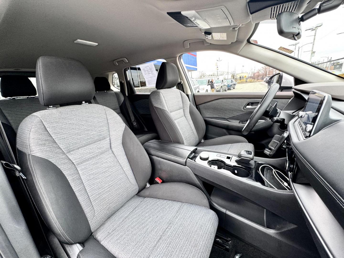 2021 SILVER Nissan Rogue SV AWD (JN8AT3BB5MW) with an 2.5L L4 DOHC 16V engine, CVT transmission, located at 7600 S Western Ave., Chicago, IL, 60620, (773) 918-3980, 0.000000, 0.000000 - Photo#11