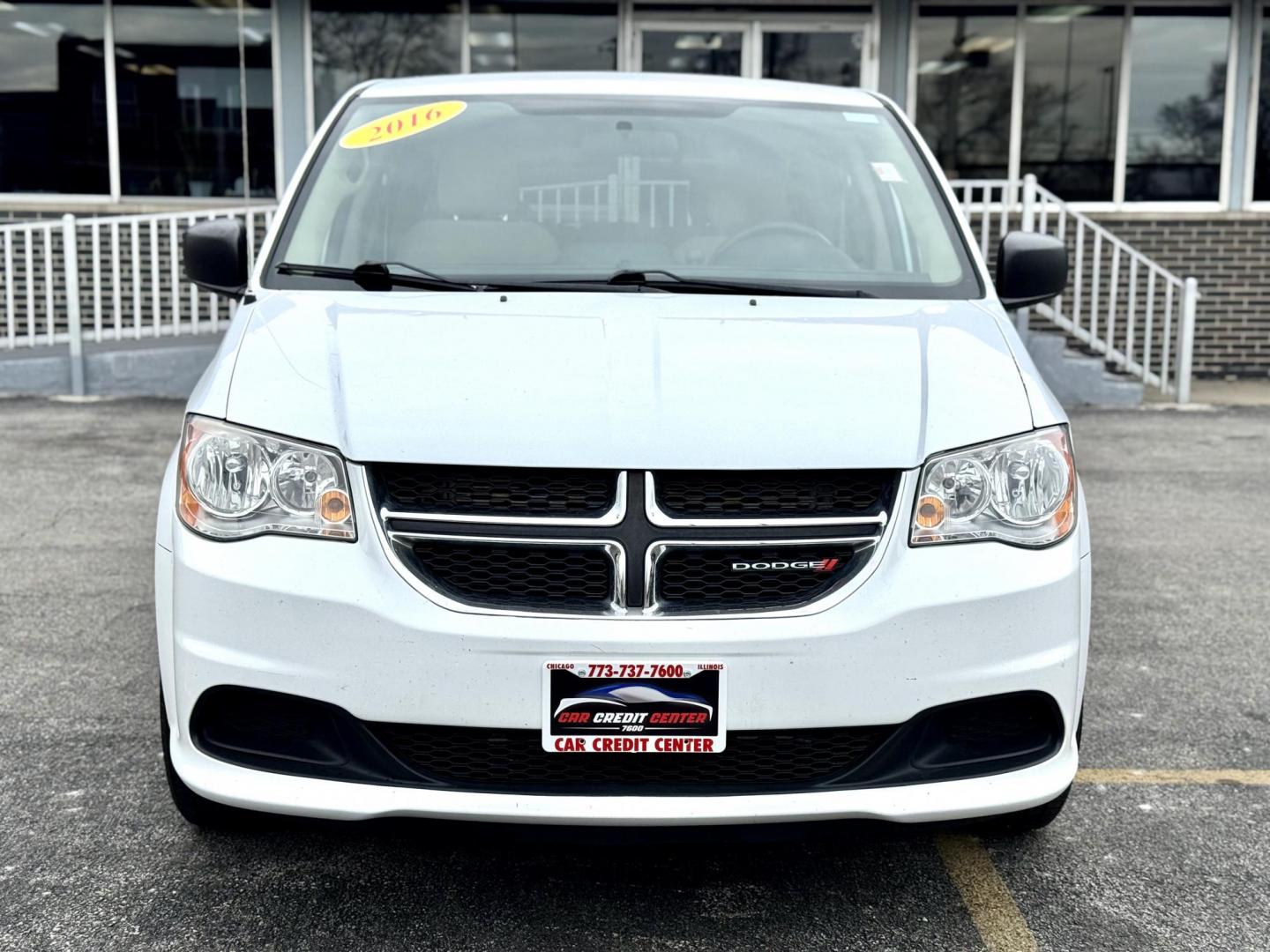 2016 WHITE Dodge Grand Caravan SE (2C4RDGBG3GR) with an 3.6L V6 DOHC 24V engine, 6A transmission, located at 7600 S Western Ave., Chicago, IL, 60620, (773) 918-3980, 0.000000, 0.000000 - Photo#1