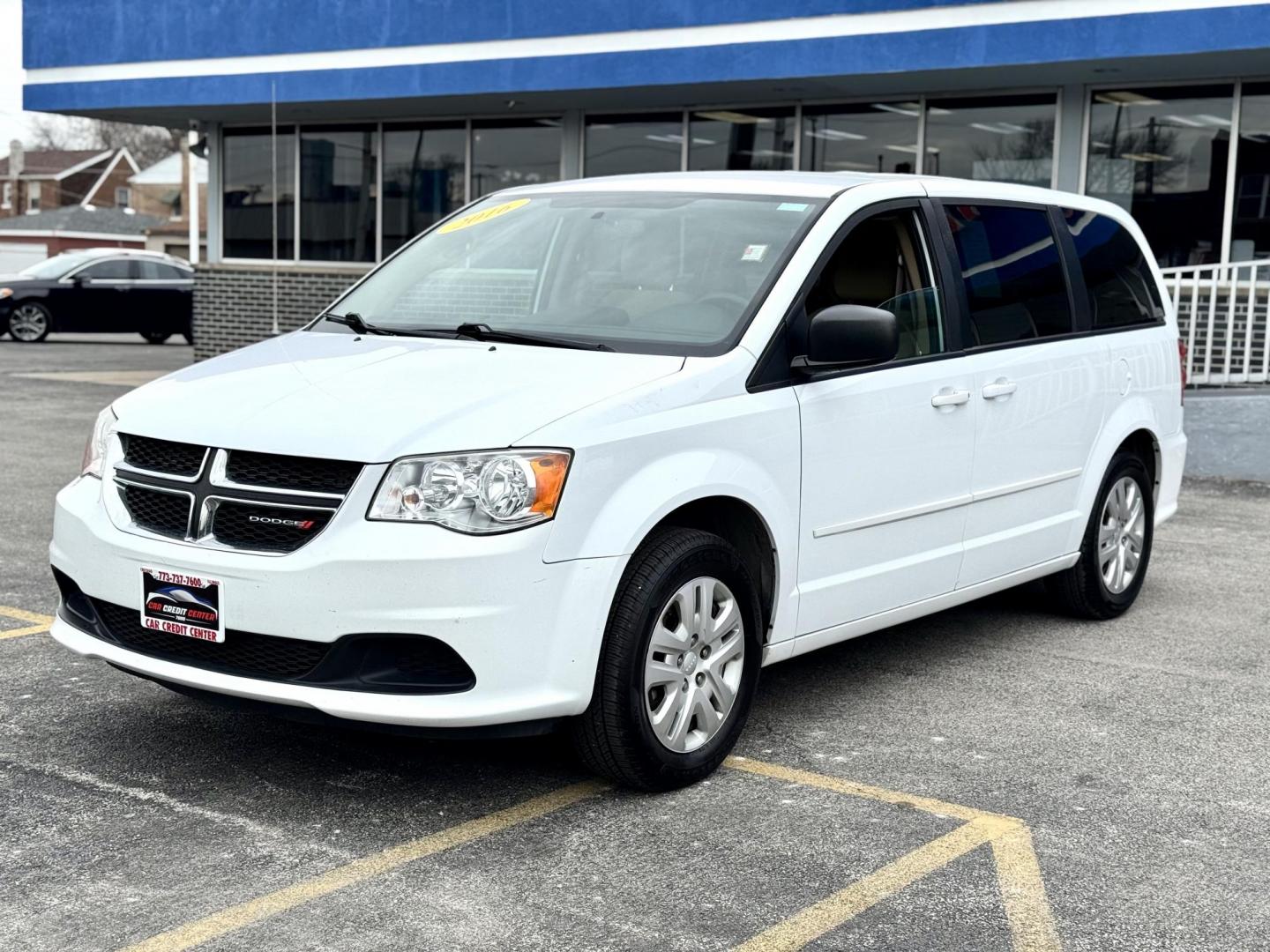 2016 WHITE Dodge Grand Caravan SE (2C4RDGBG3GR) with an 3.6L V6 DOHC 24V engine, 6A transmission, located at 7600 S Western Ave., Chicago, IL, 60620, (773) 918-3980, 0.000000, 0.000000 - Photo#2