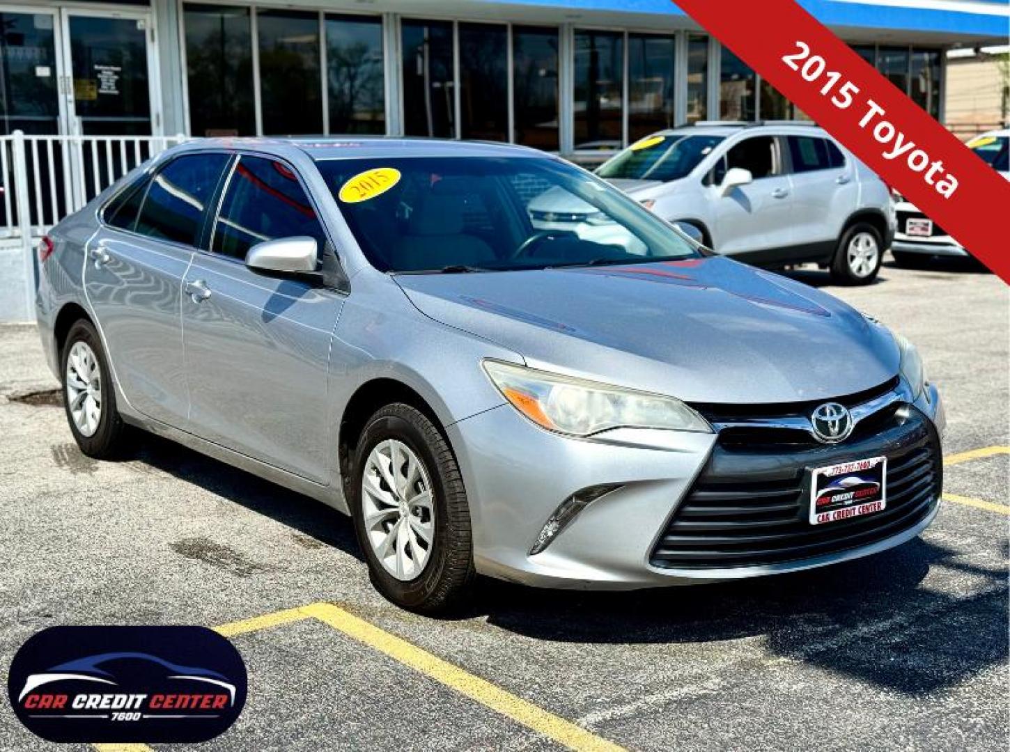 2015 SILVER Toyota Camry SE (4T1BF1FK4FU) with an 2.5L L4 DOHC 16V engine, 6-Speed Automatic transmission, located at 7600 S Western Ave., Chicago, IL, 60620, (773) 918-3980, 0.000000, 0.000000 - Photo#0