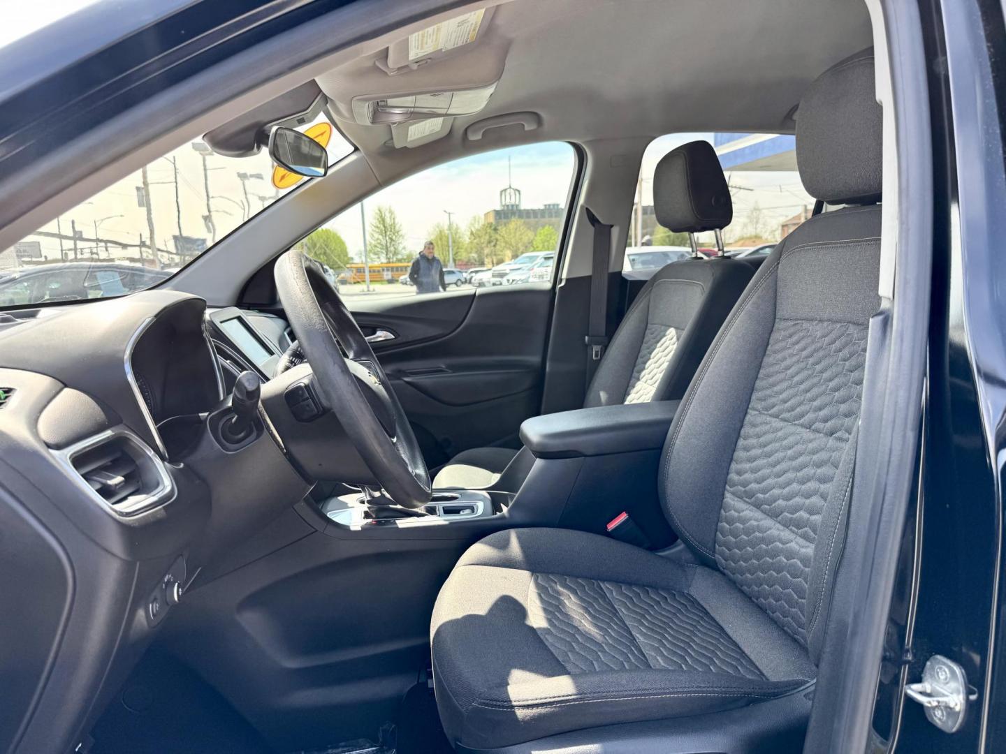 2021 BLACK Chevrolet Equinox LT 1.5 2WD (2GNAXKEV5M6) with an 1.5L L4 DIR DOHC 16V TURBO engine, 6A transmission, located at 7600 S Western Ave., Chicago, IL, 60620, (773) 918-3980, 0.000000, 0.000000 - Photo#7