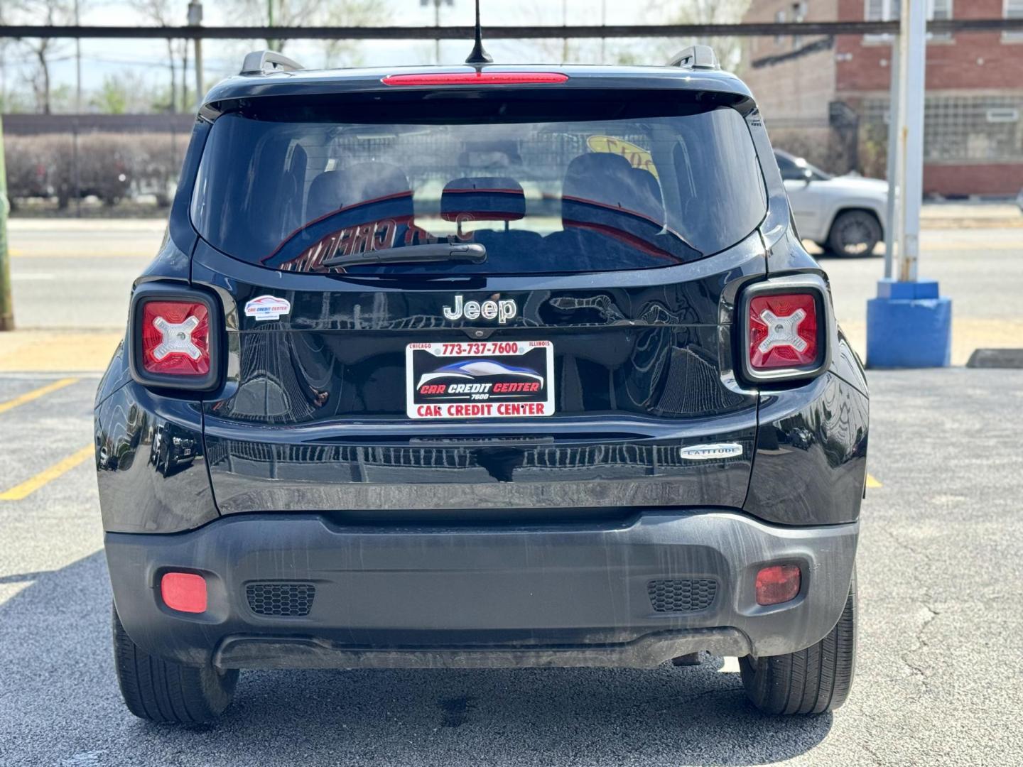 2017 BLACK Jeep Renegade Latitude FWD (ZACCJABB8HP) with an 2.4L L4 DOHC 16V engine, 6M transmission, located at 7600 S Western Ave., Chicago, IL, 60620, (773) 918-3980, 0.000000, 0.000000 - Photo#3